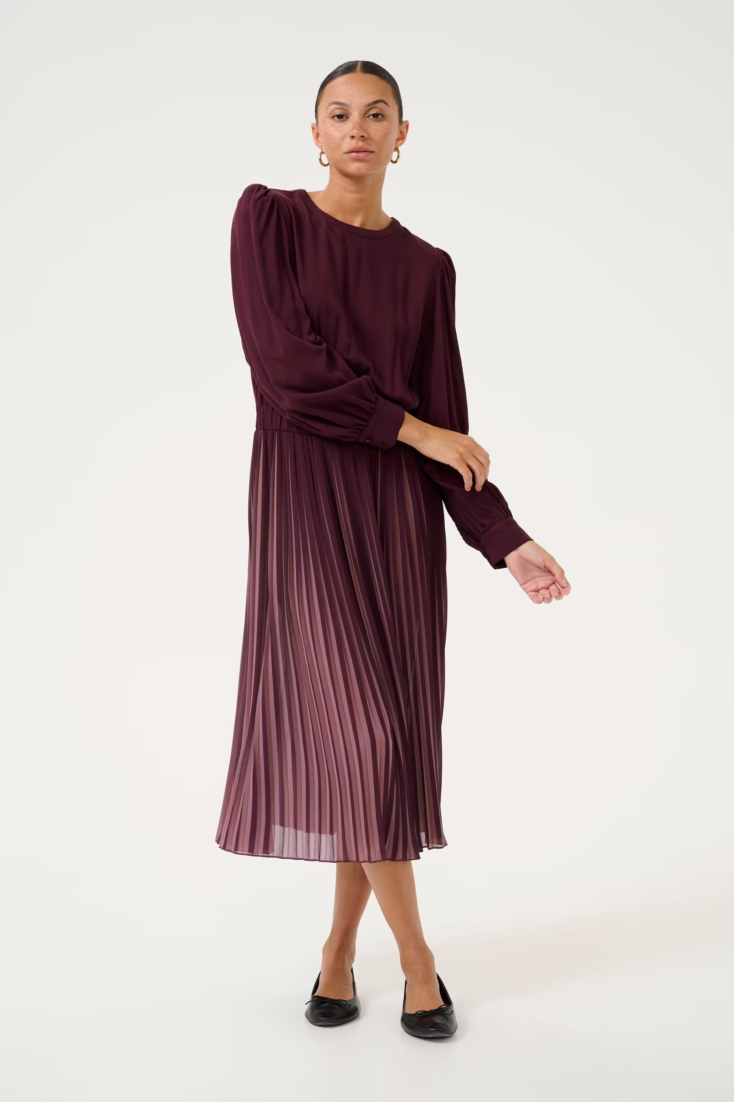 CUcarly Dress LOOKBOOK FRONT 50109999-107167