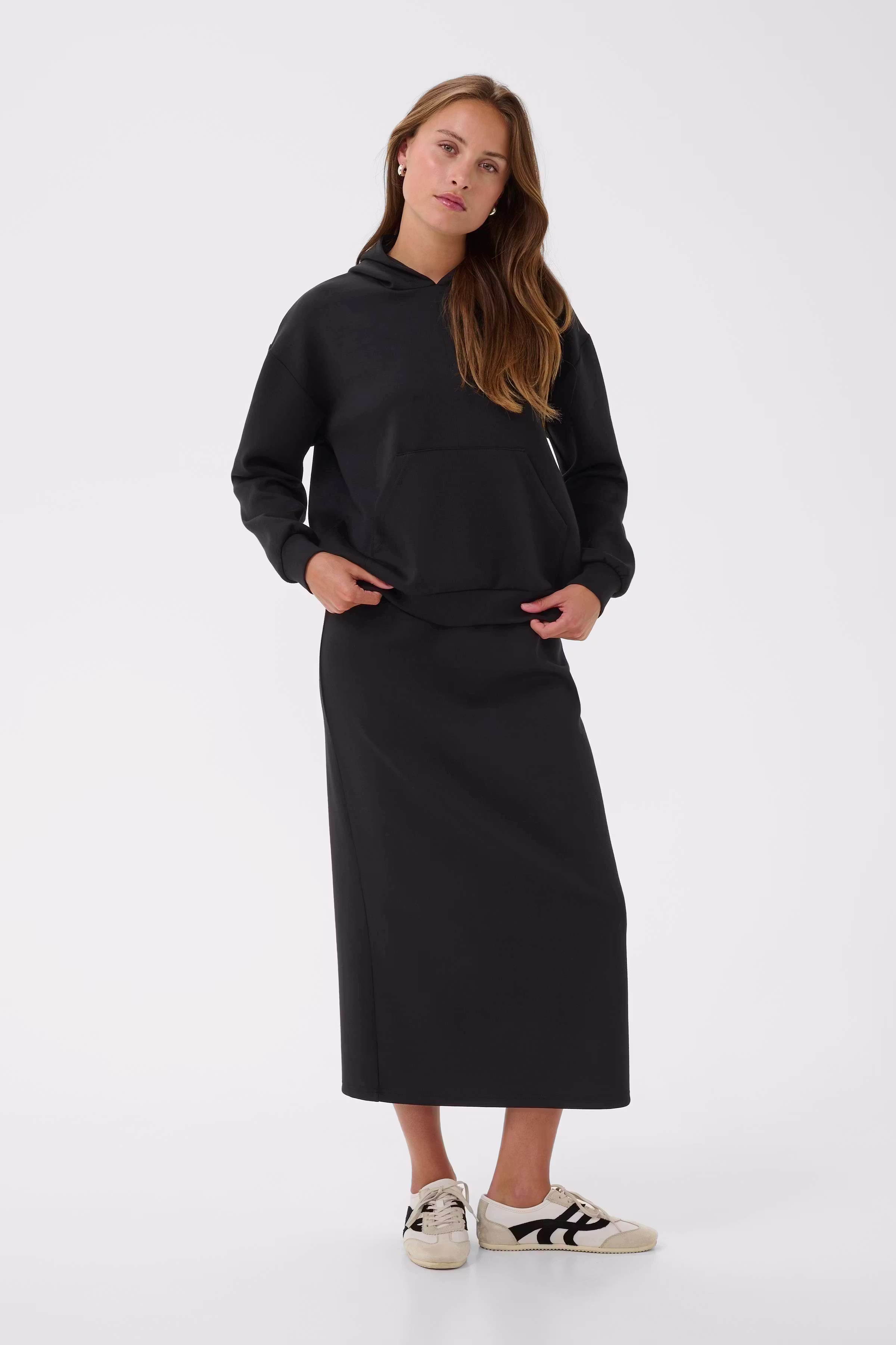 KAannika Sweatshirt LOOKBOOK FRONT 10510905-100121