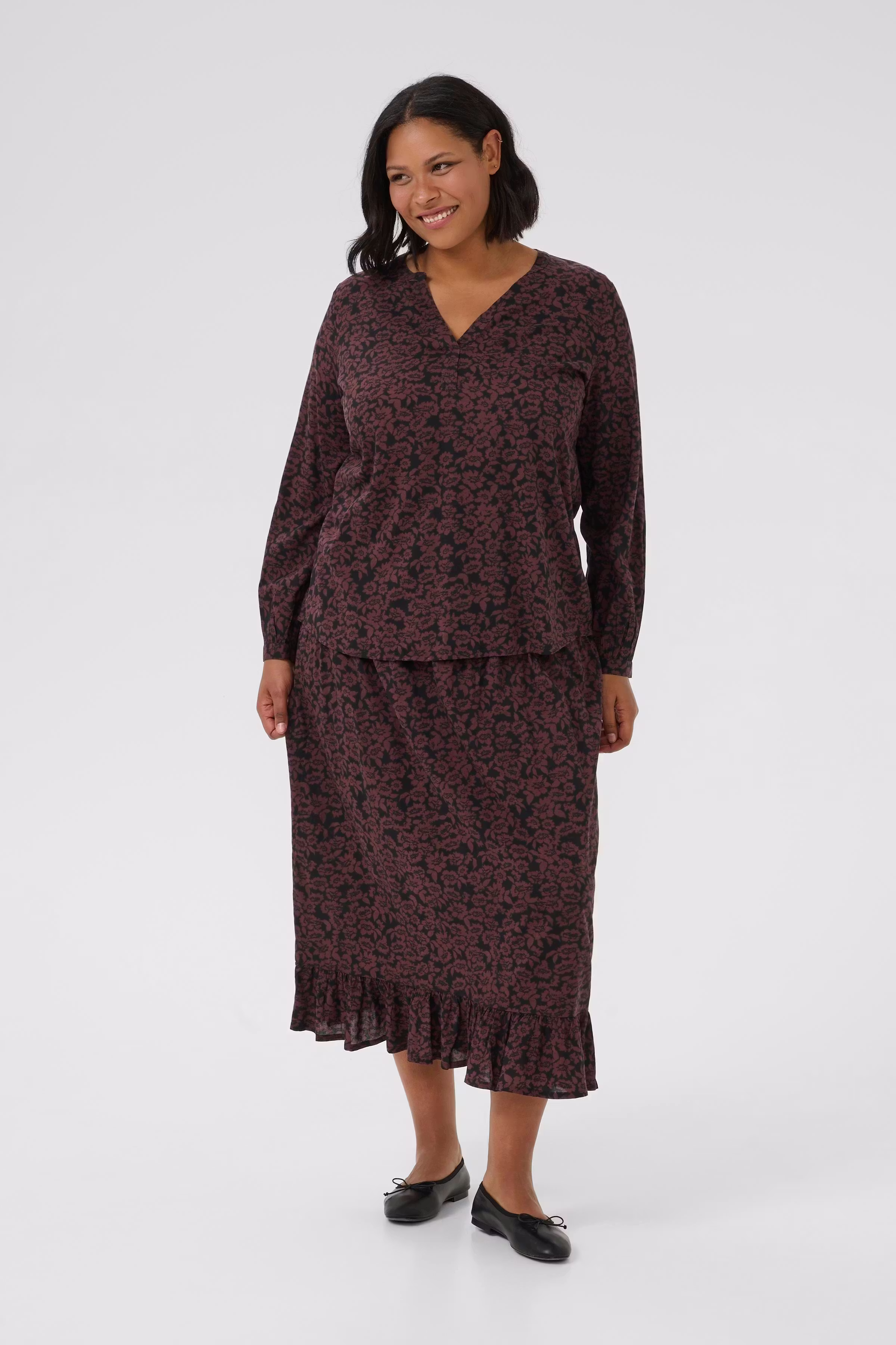 KCbella Blouse LOOKBOOK FRONT 10582486-107734