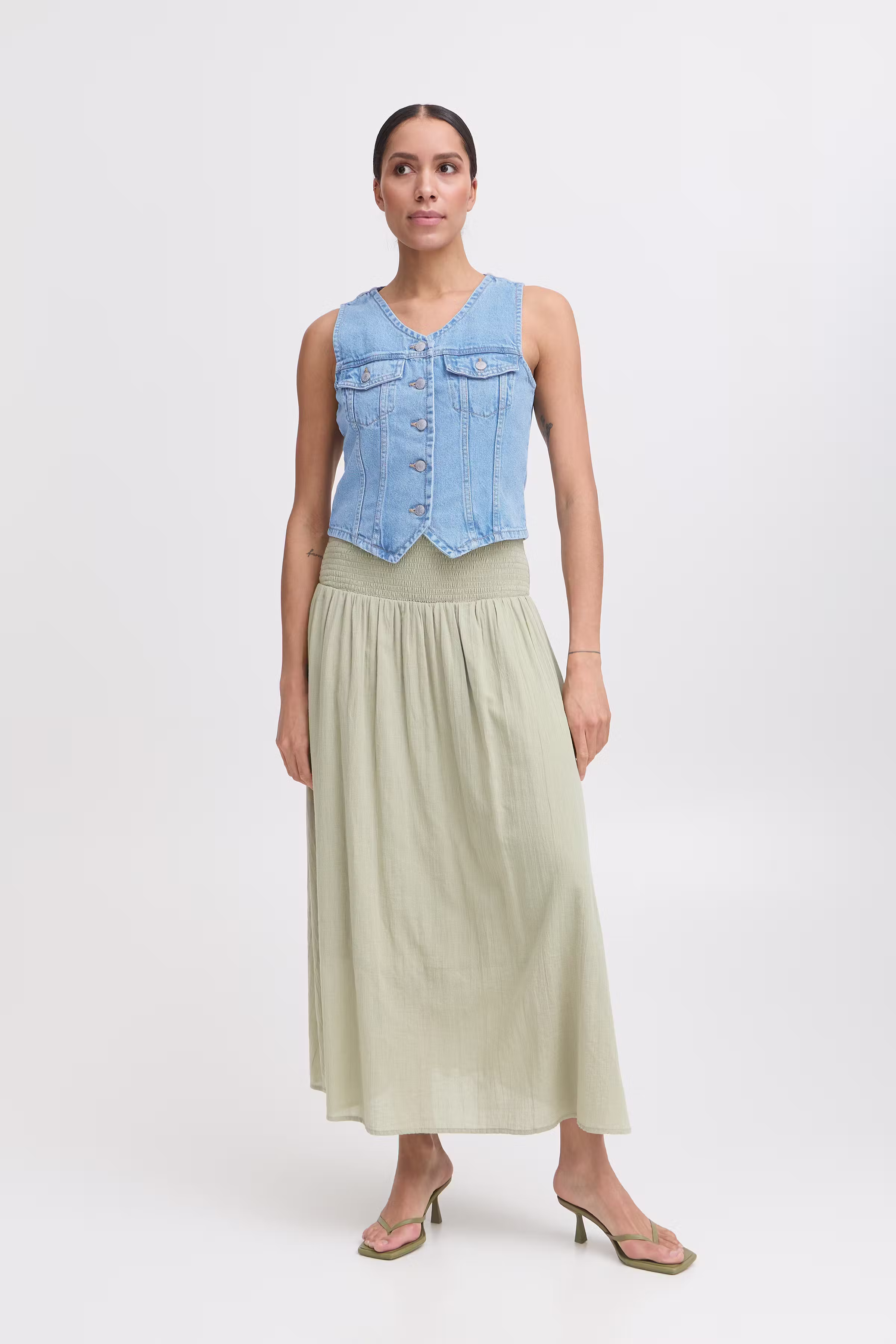 BYKALLIE Vest LOOKBOOK FRONT 20816755-200460