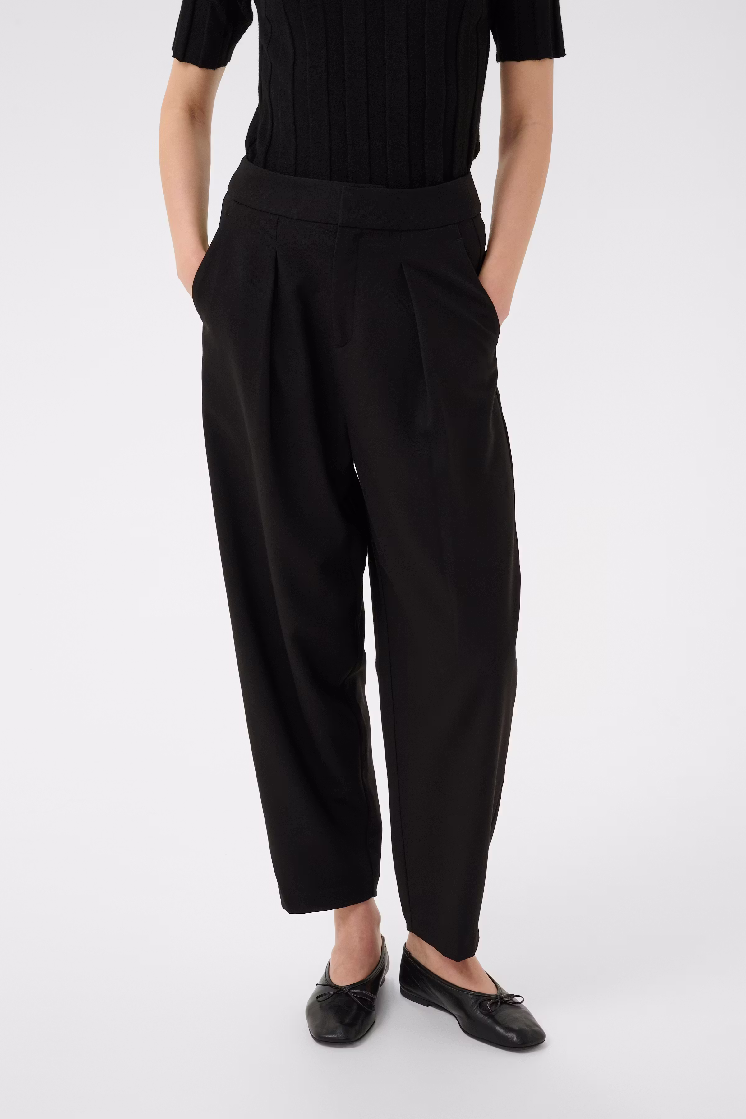 YuktaIW Trousers LOOKBOOK FRONT 30111165-194008