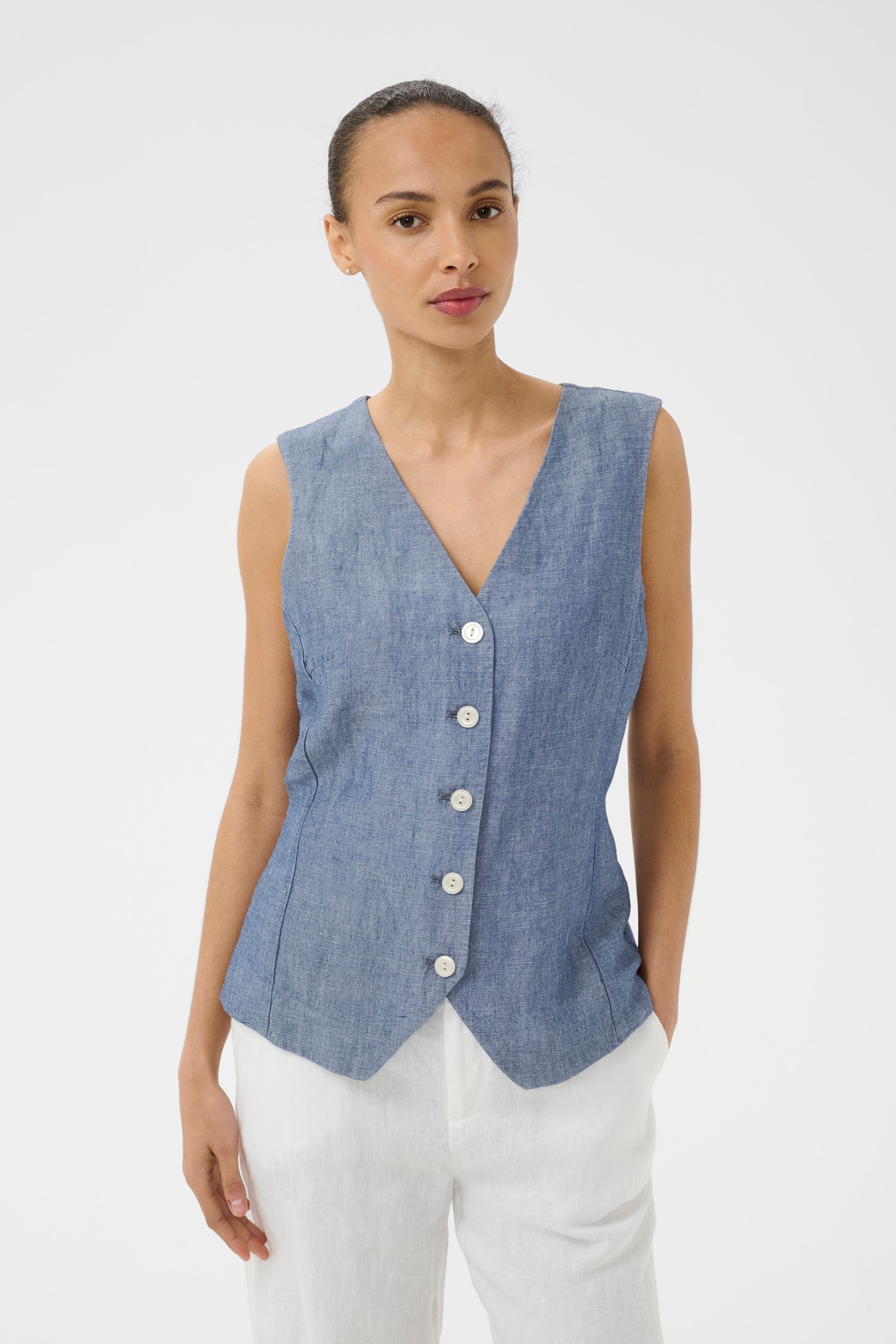 BintaPW Vest LOOKBOOK FRONT 30310520-304972