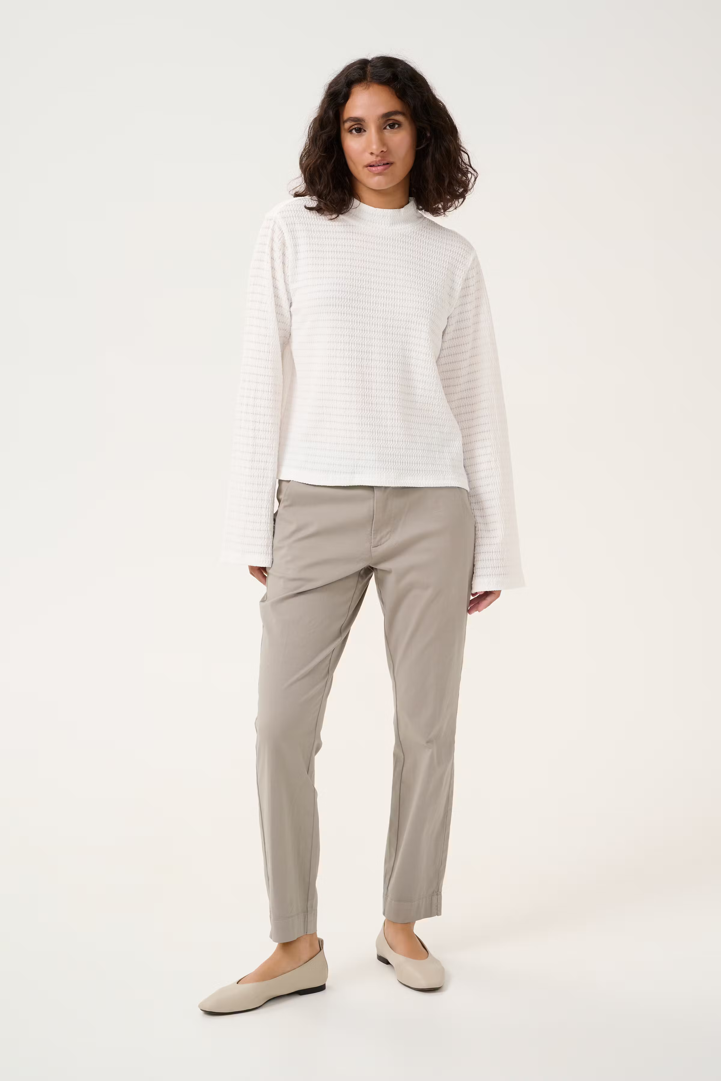 KAdebra T-shirt LOOKBOOK FRONT 10509437-110602