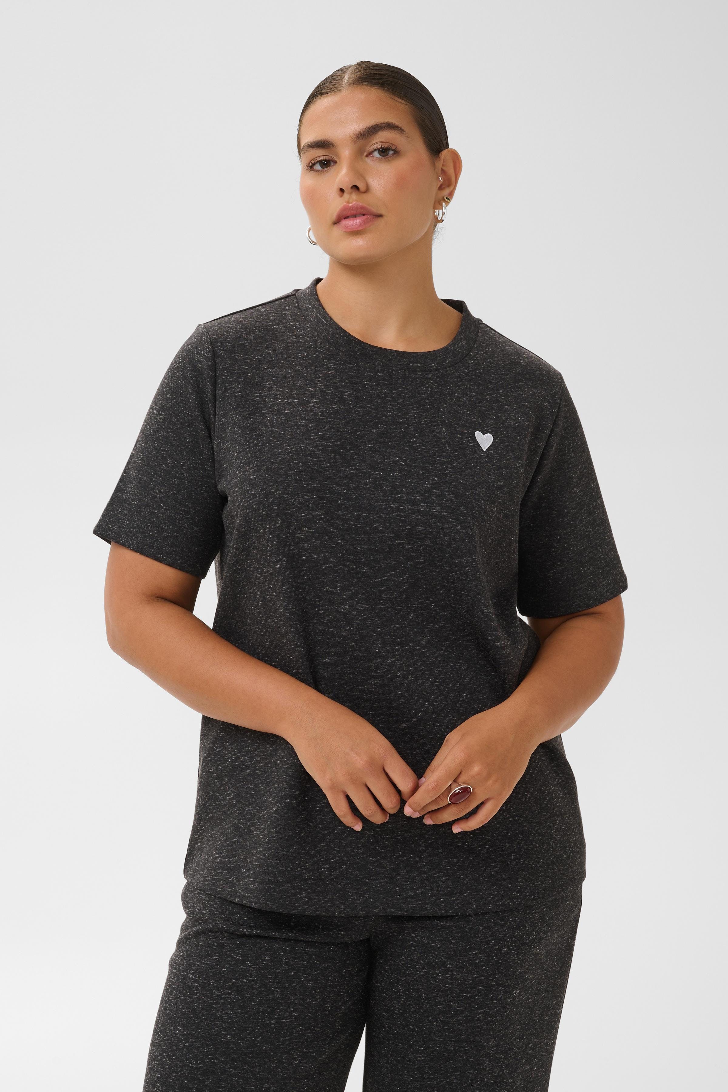 KClucy T-shirt LOOKBOOK FRONT 10584550-1000126