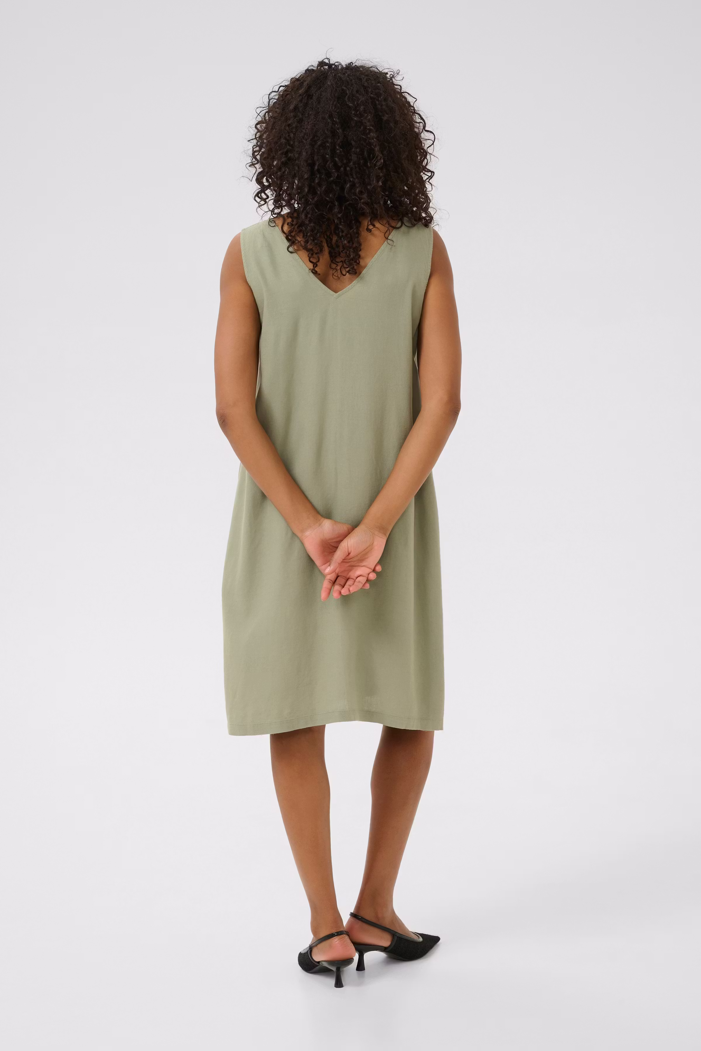 KAmilia Lin Kjole LOOKBOOK BACK 10509690-170115