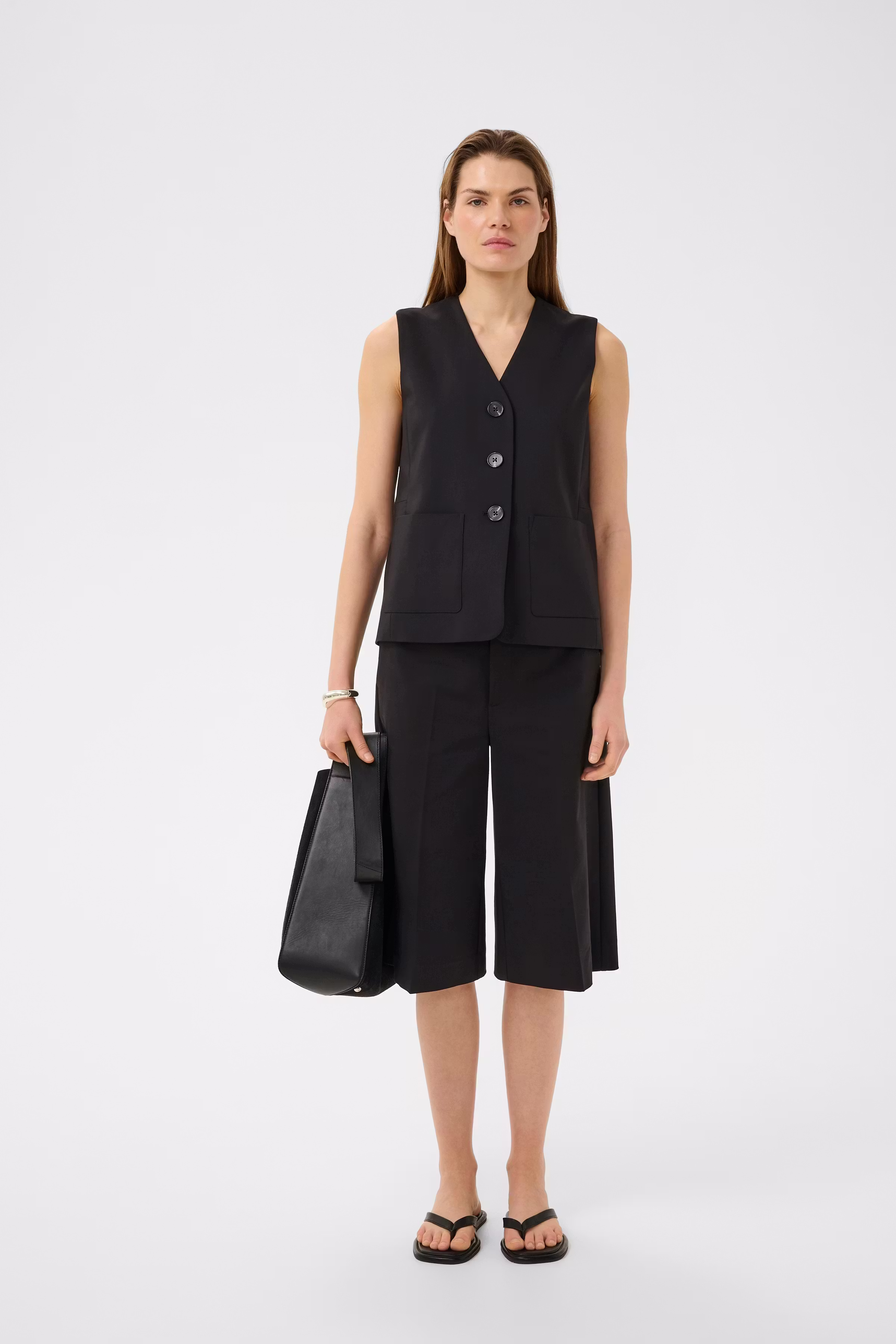 ZELLAIW Shorts LOOKBOOK FRONT 30112628-194008