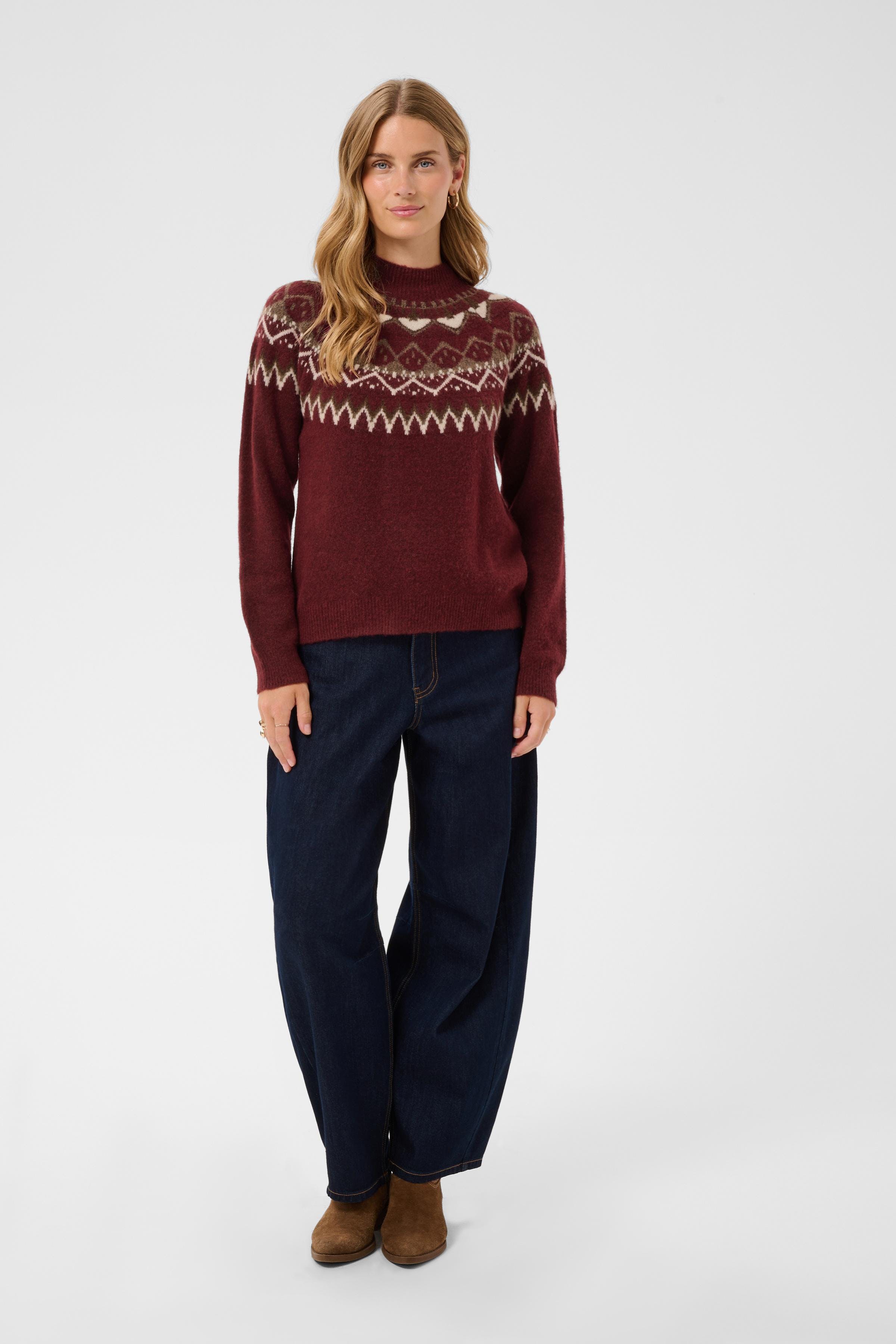 CRCherrie Pullover LOOKBOOK FRONT 10615330-1000263