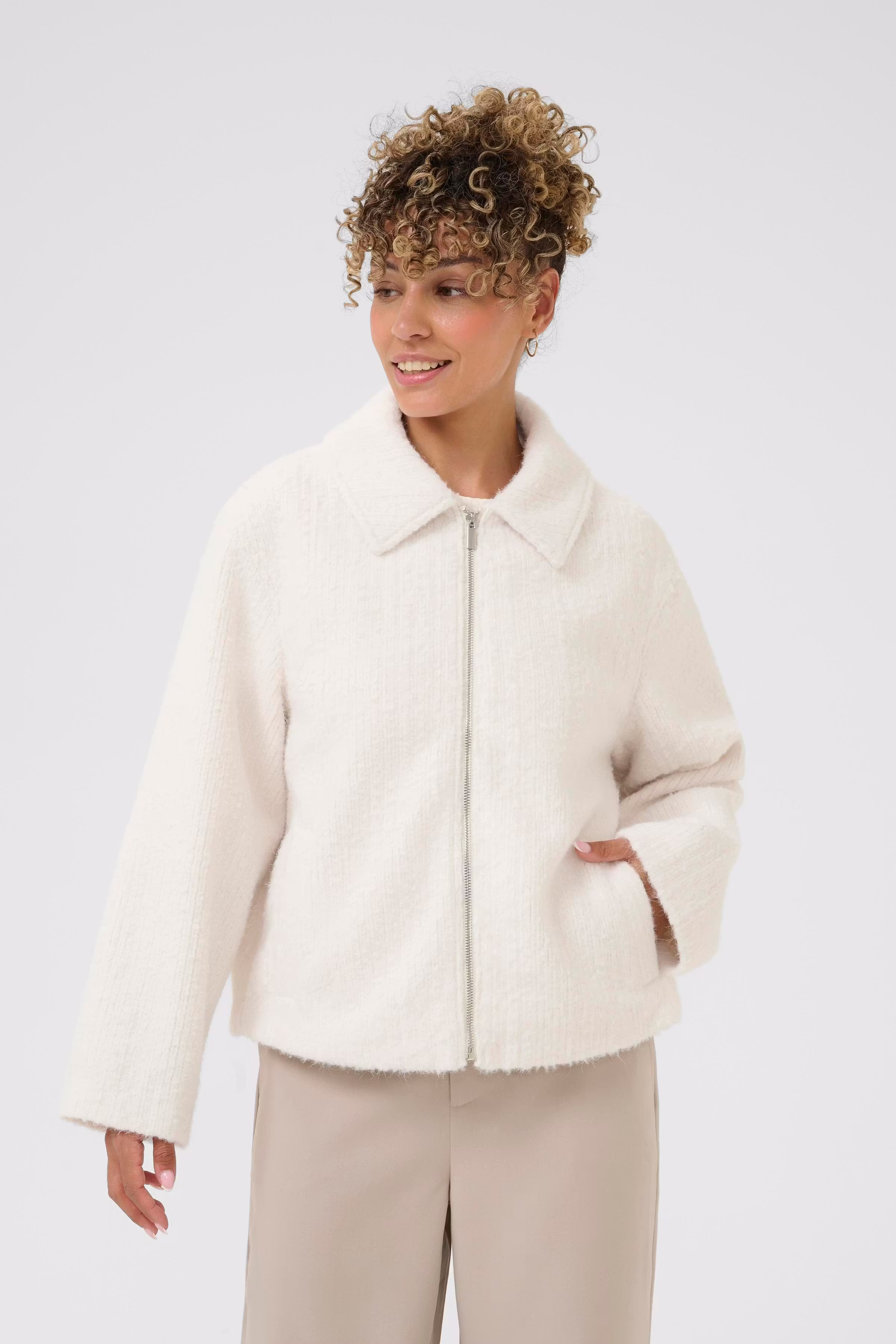 CRBerit Casual Jacke LOOKBOOK FRONT 10614469-110701