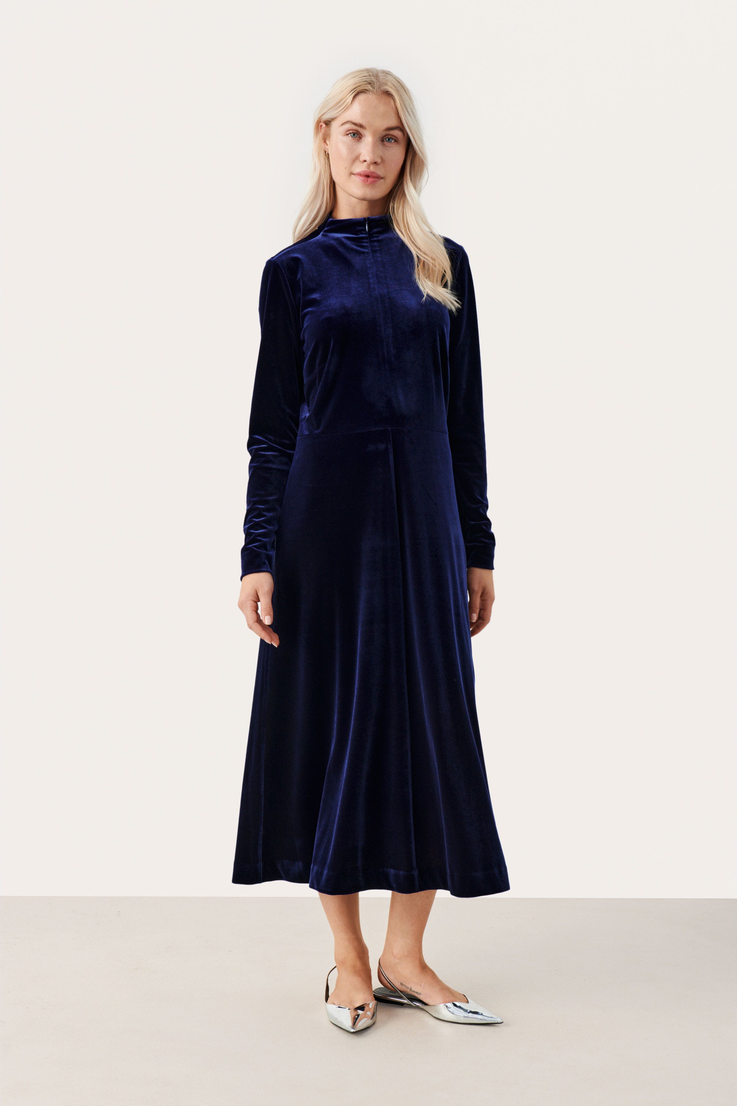 DanaPW Kleid LOOKBOOK FRONT 30308362-193851