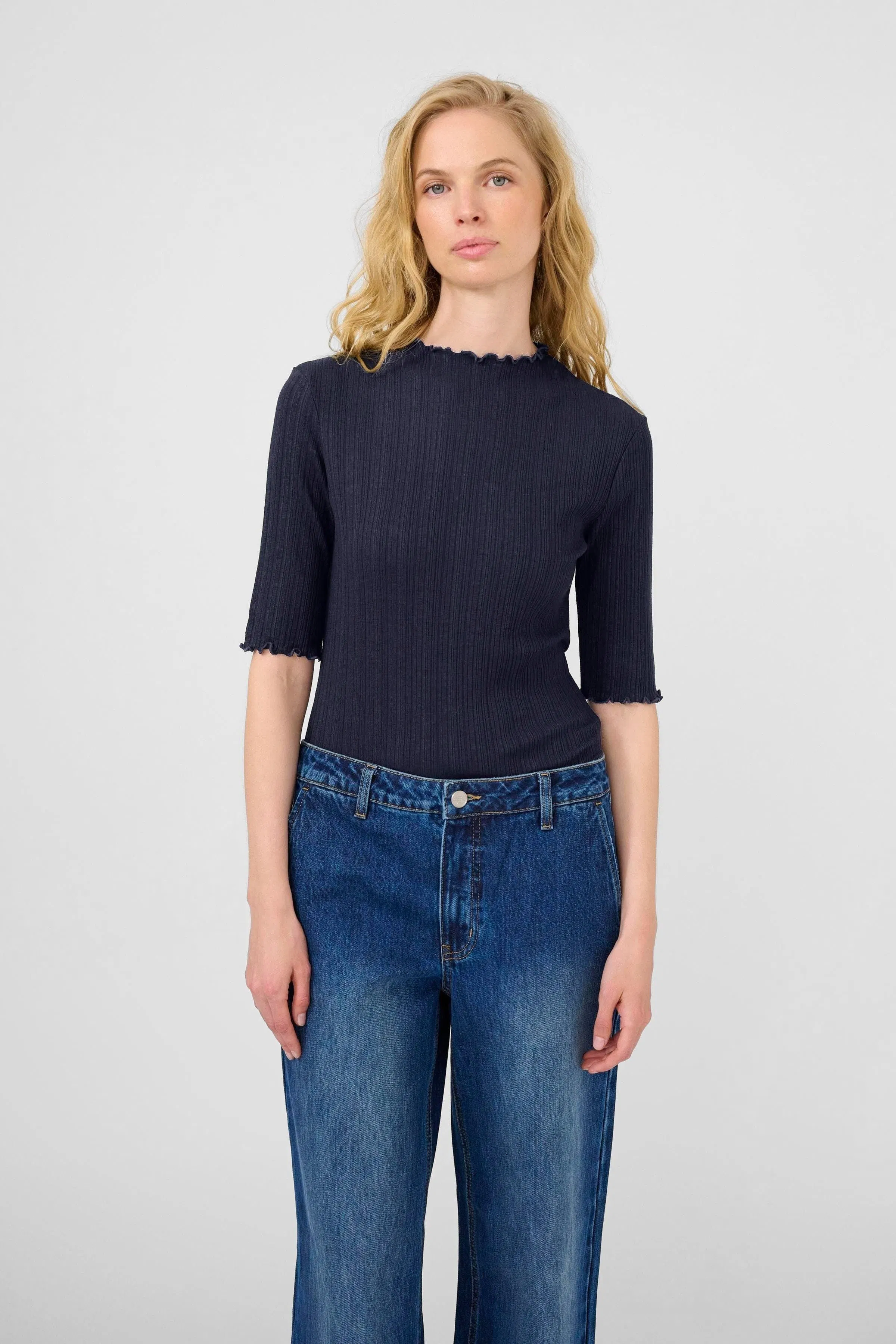 CandaceKB T-shirt LOOKBOOK FRONT 10103315-193924
