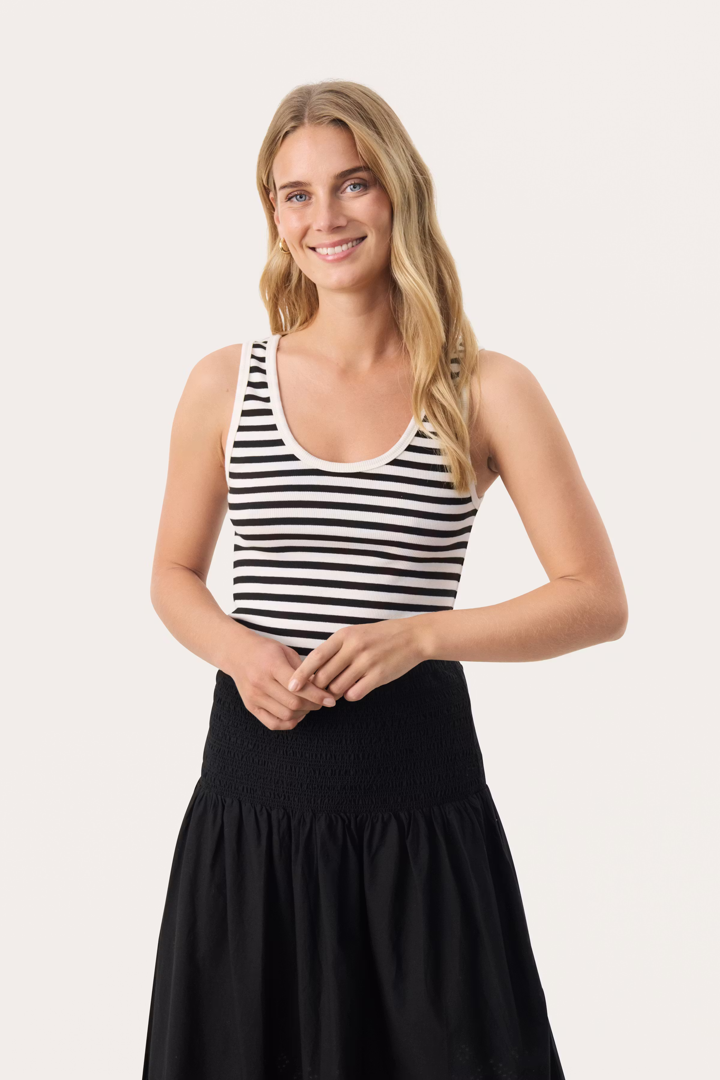 RoselynPW Top LOOKBOOK FRONT 30309651-303782