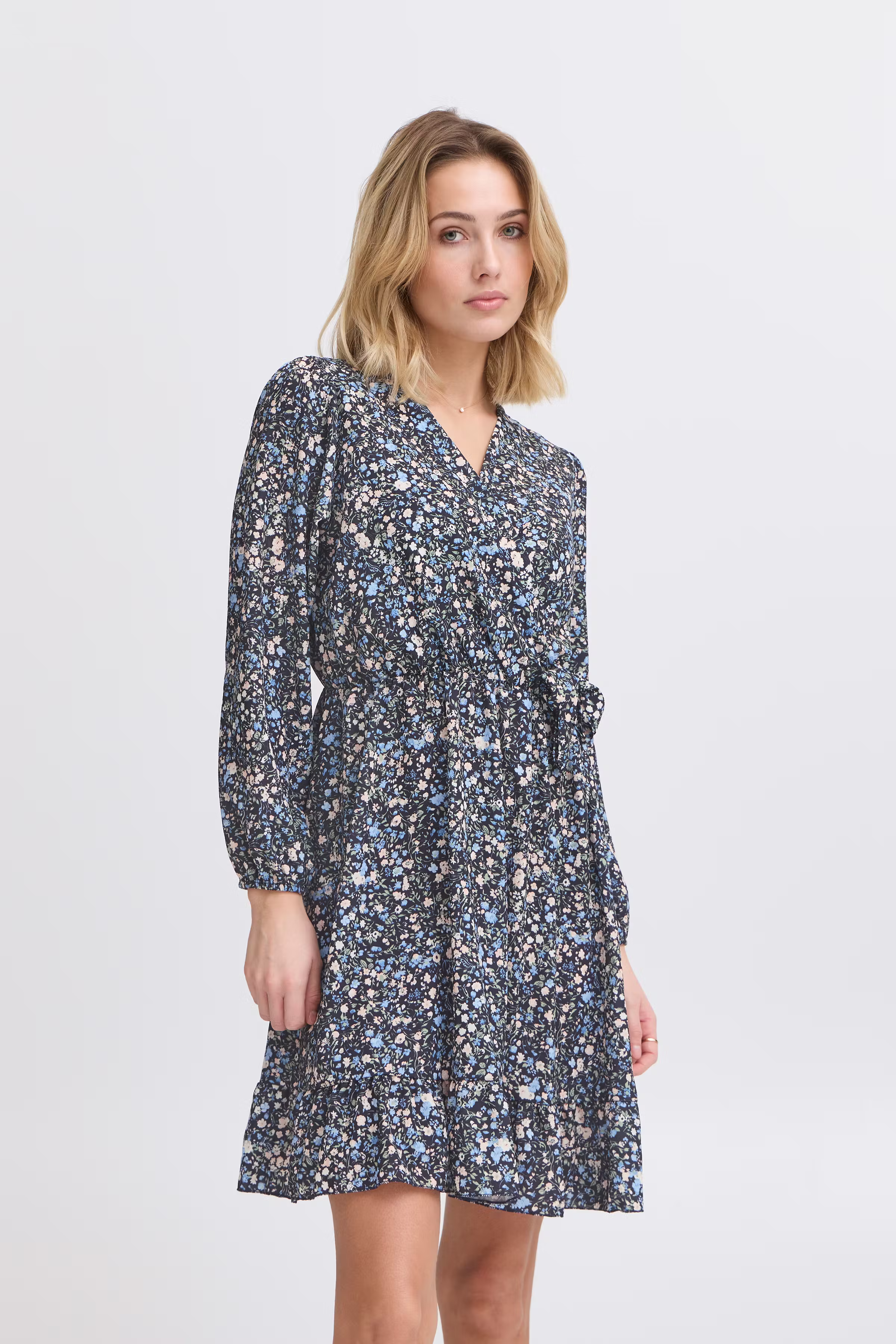 SBBELMO Kjole LOOKBOOK FRONT 22100905-193923