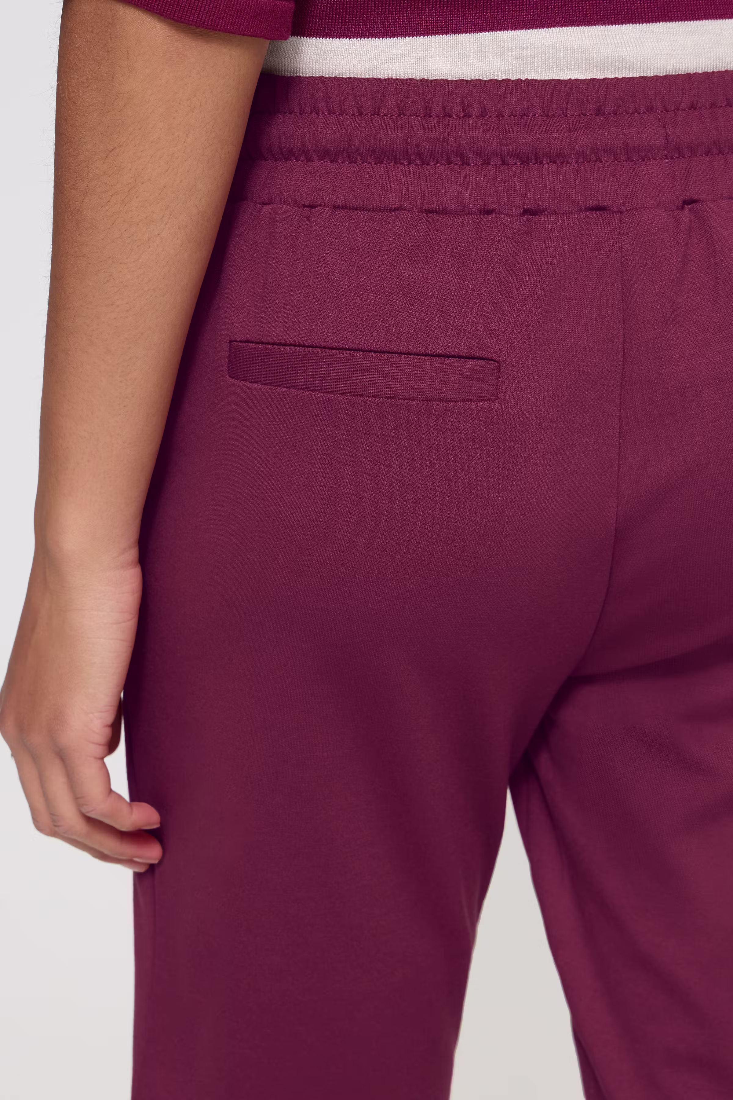 IHKATE Trousers LOOKBOOK DETAIL 20104757-192024