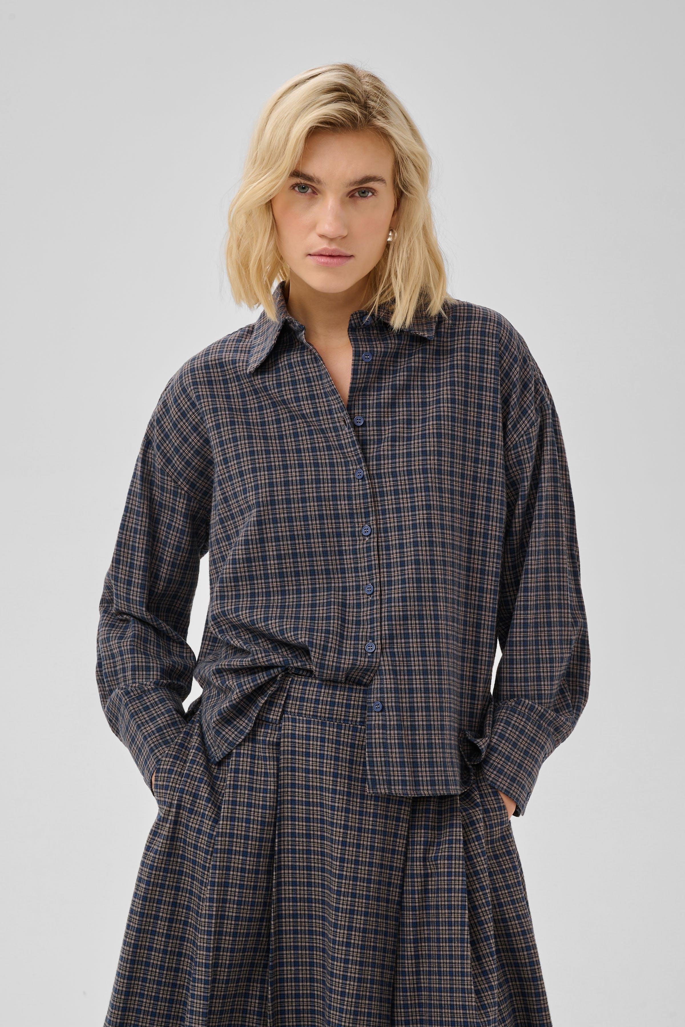 MWLennie Shirt LOOKBOOK FRONT 10705701-107076