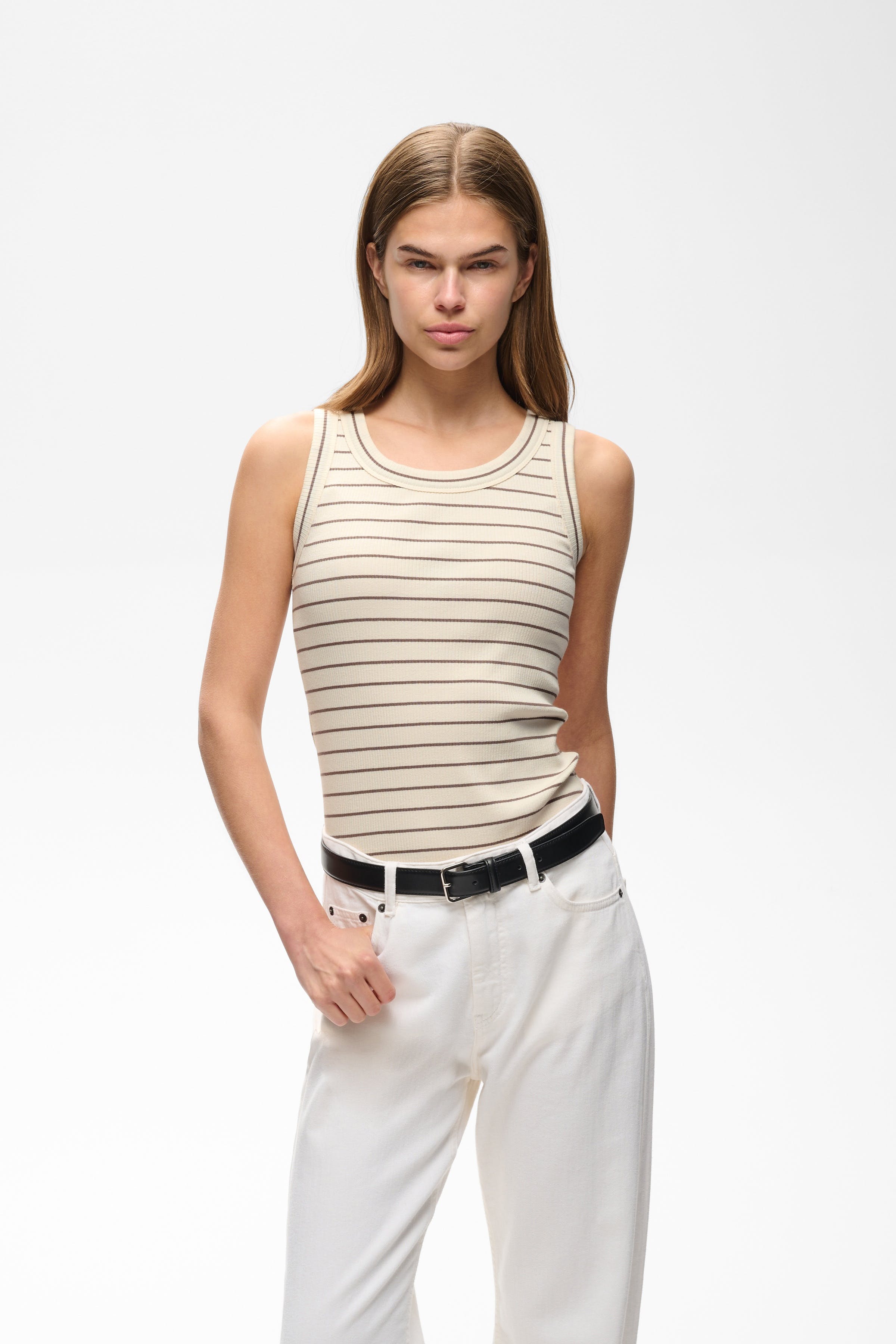 DagnaIW Top LOOKBOOK FRONT 30107268-305171
