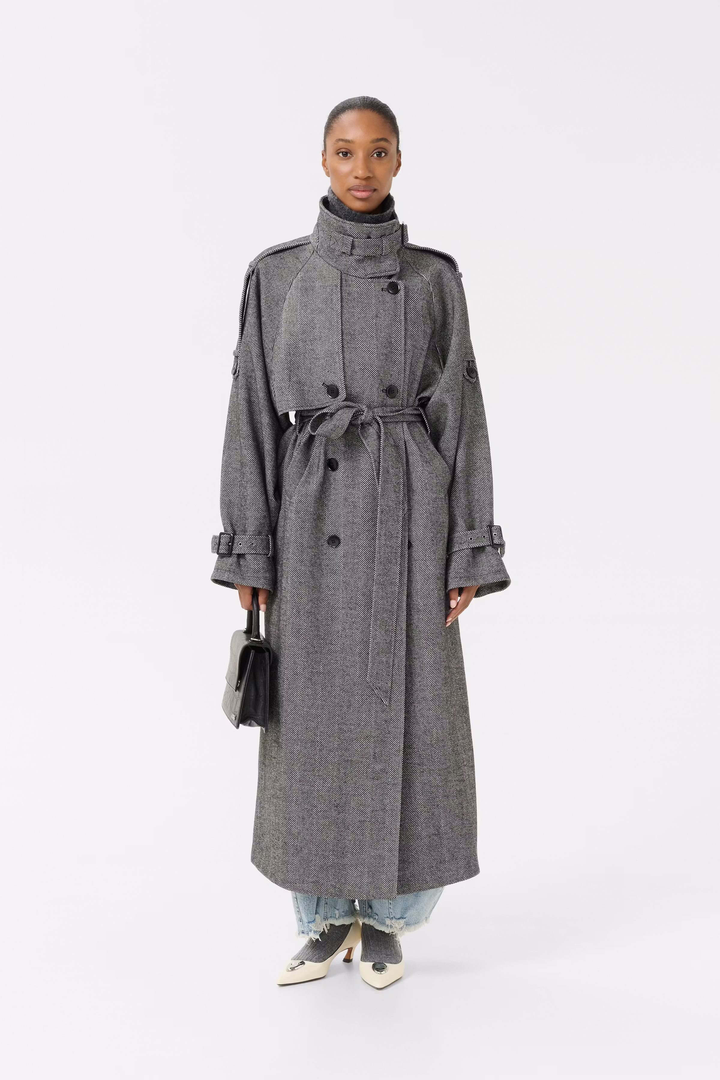GZavic Coat LOOKBOOK FRONT 10910323-107732