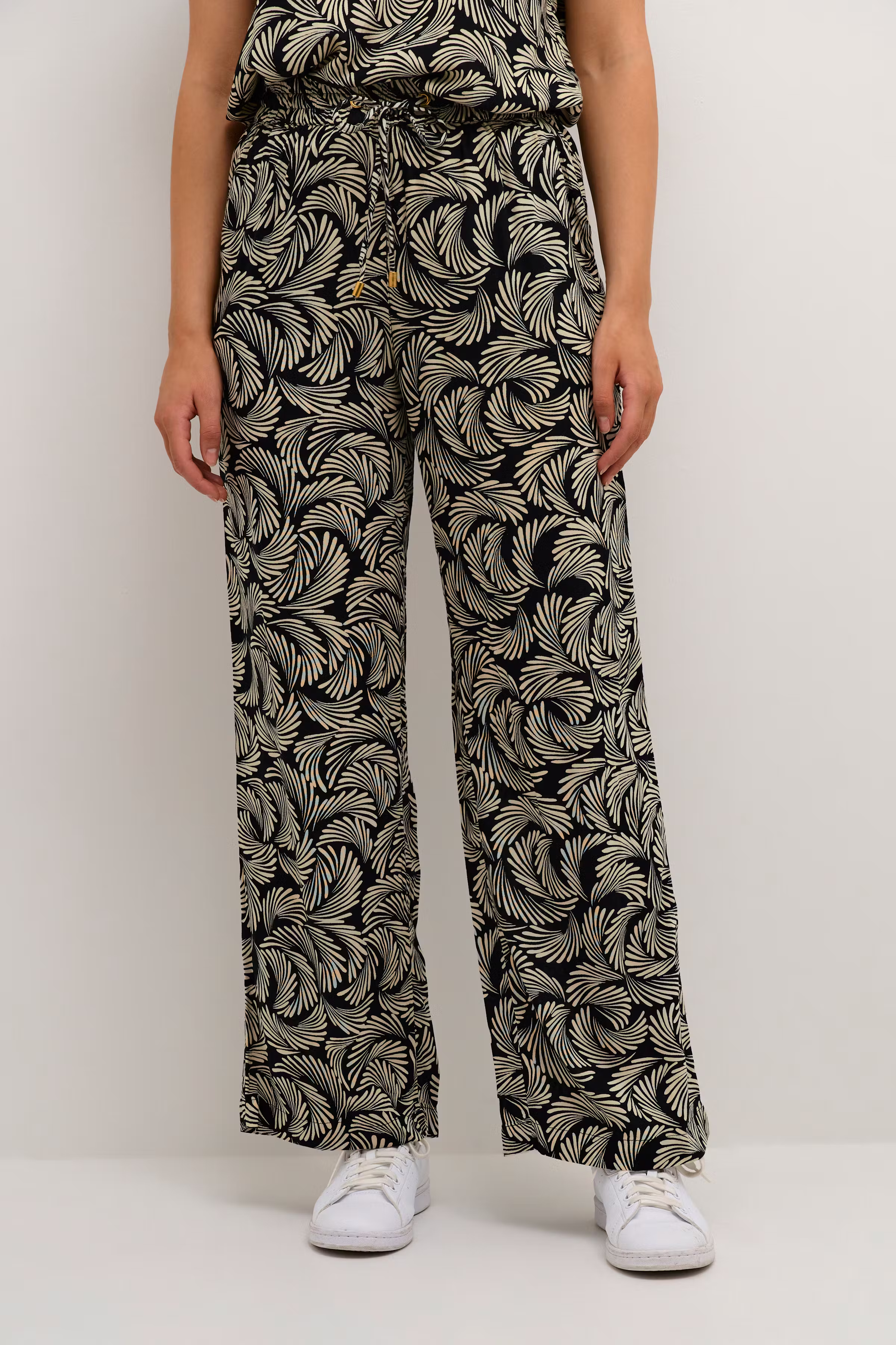 KAmarta Broek LOOKBOOK FRONT 10507647-104492