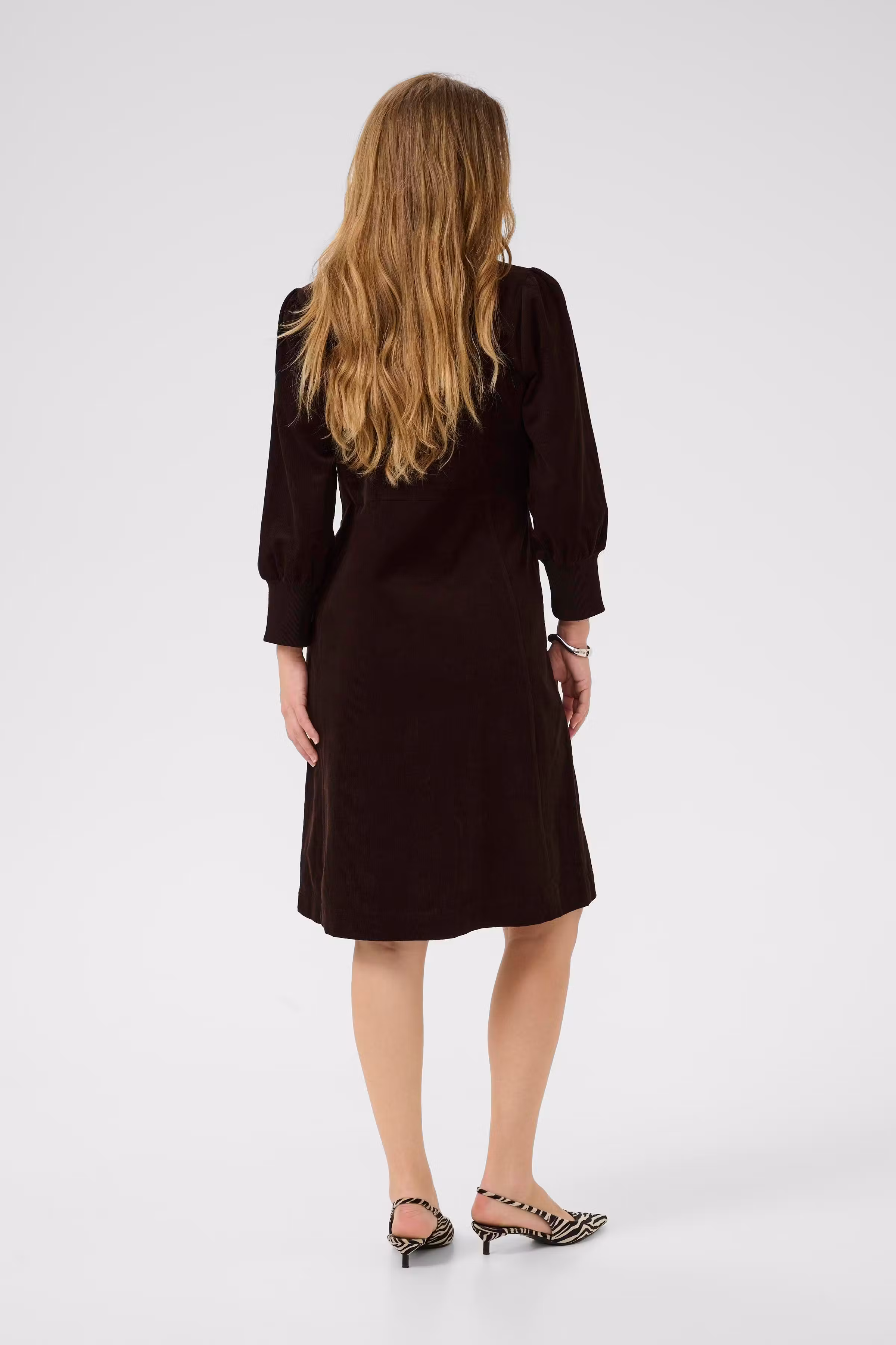 CUrhaena Cordkleid LOOKBOOK BACK 50112284-190915