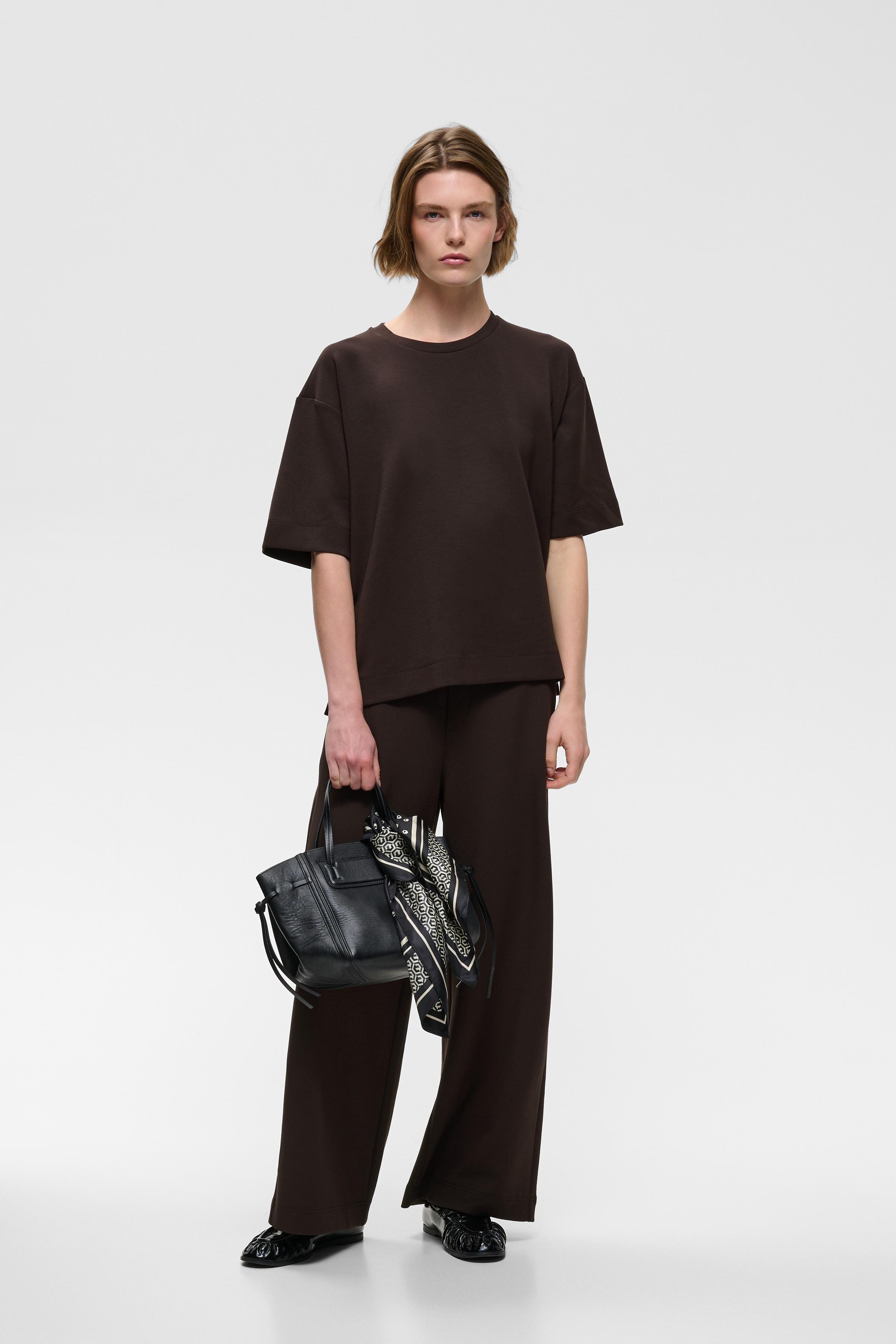 PannieIW Oversize T-shirt LOOKBOOK FRONT 30109225-191109
