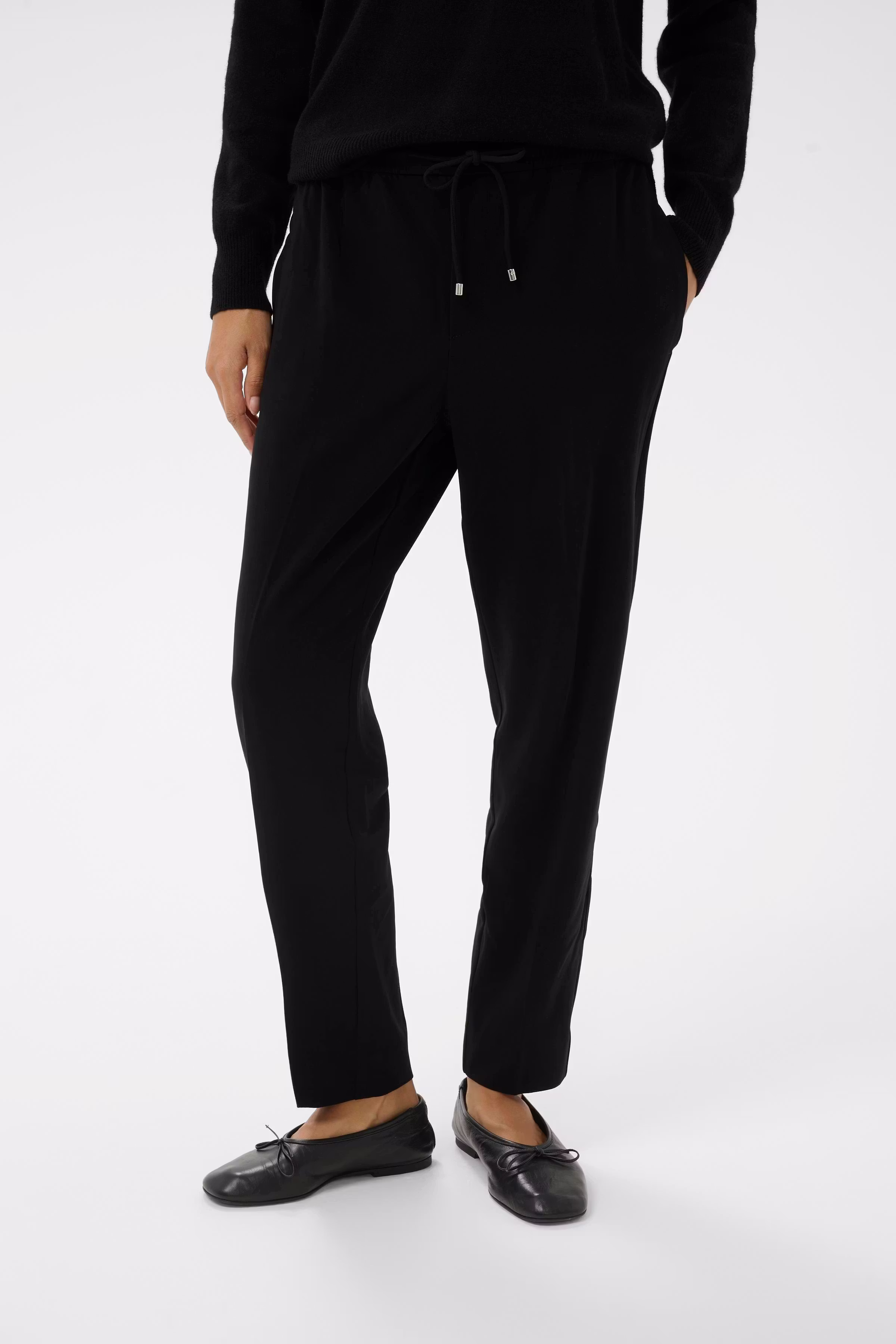 AdianIW Hose LOOKBOOK FRONT 30107827-194008