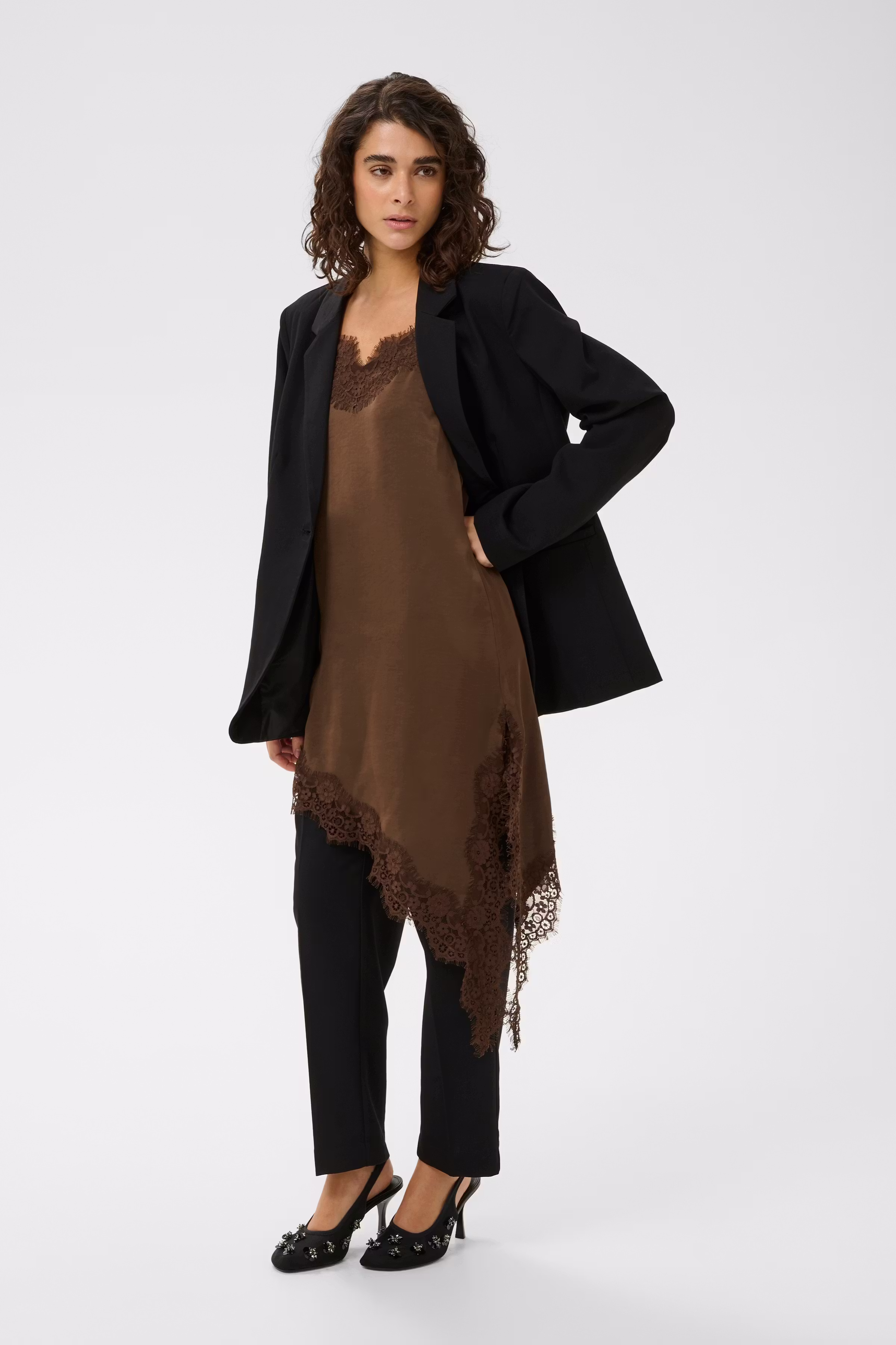 KAthilde Klänning LOOKBOOK FRONT 10512263-109962