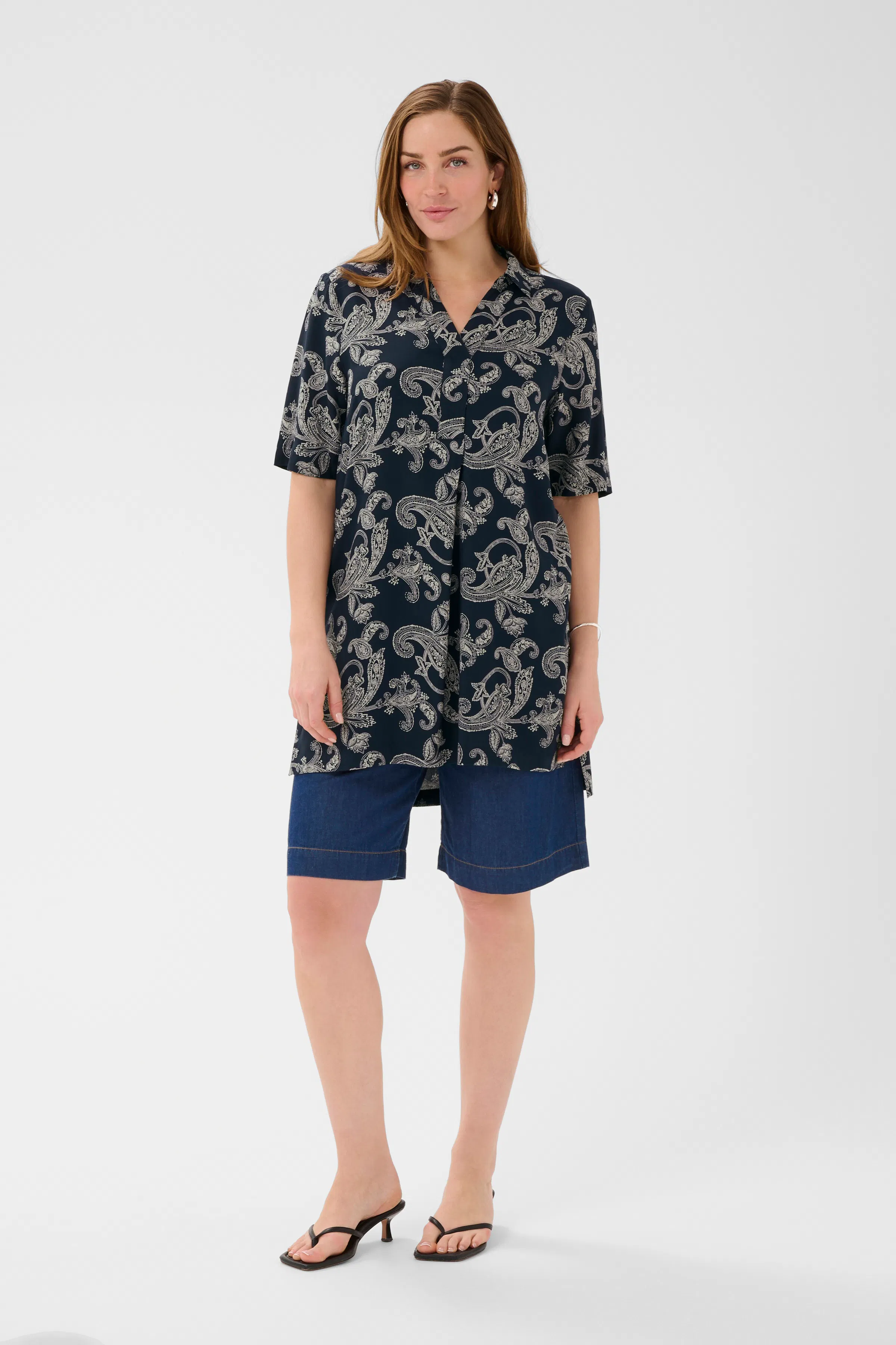 BPalice Tunic LOOKBOOK FRONT 40200151-109431