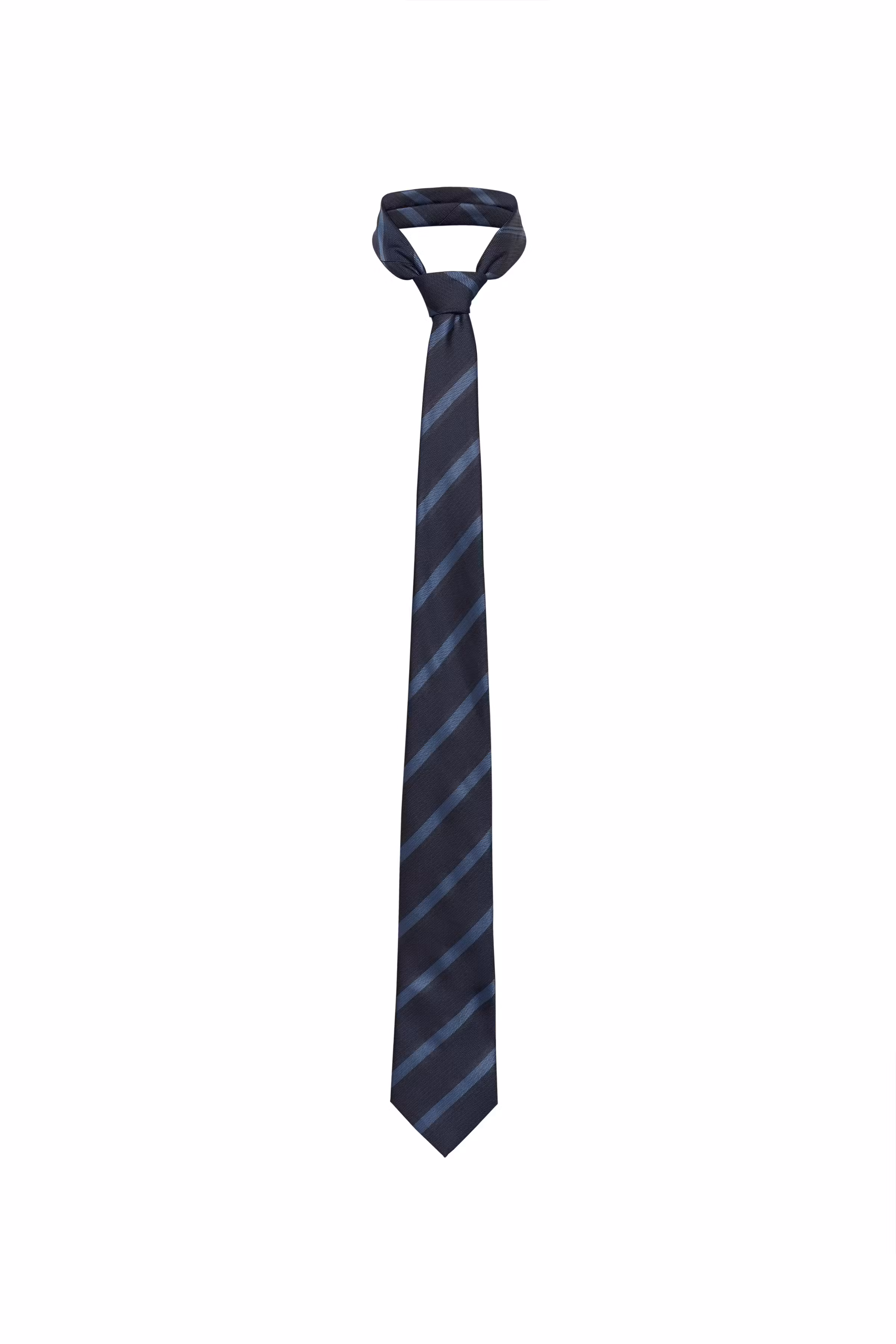 MAtie Tie PACK FRONT 30208732-194023