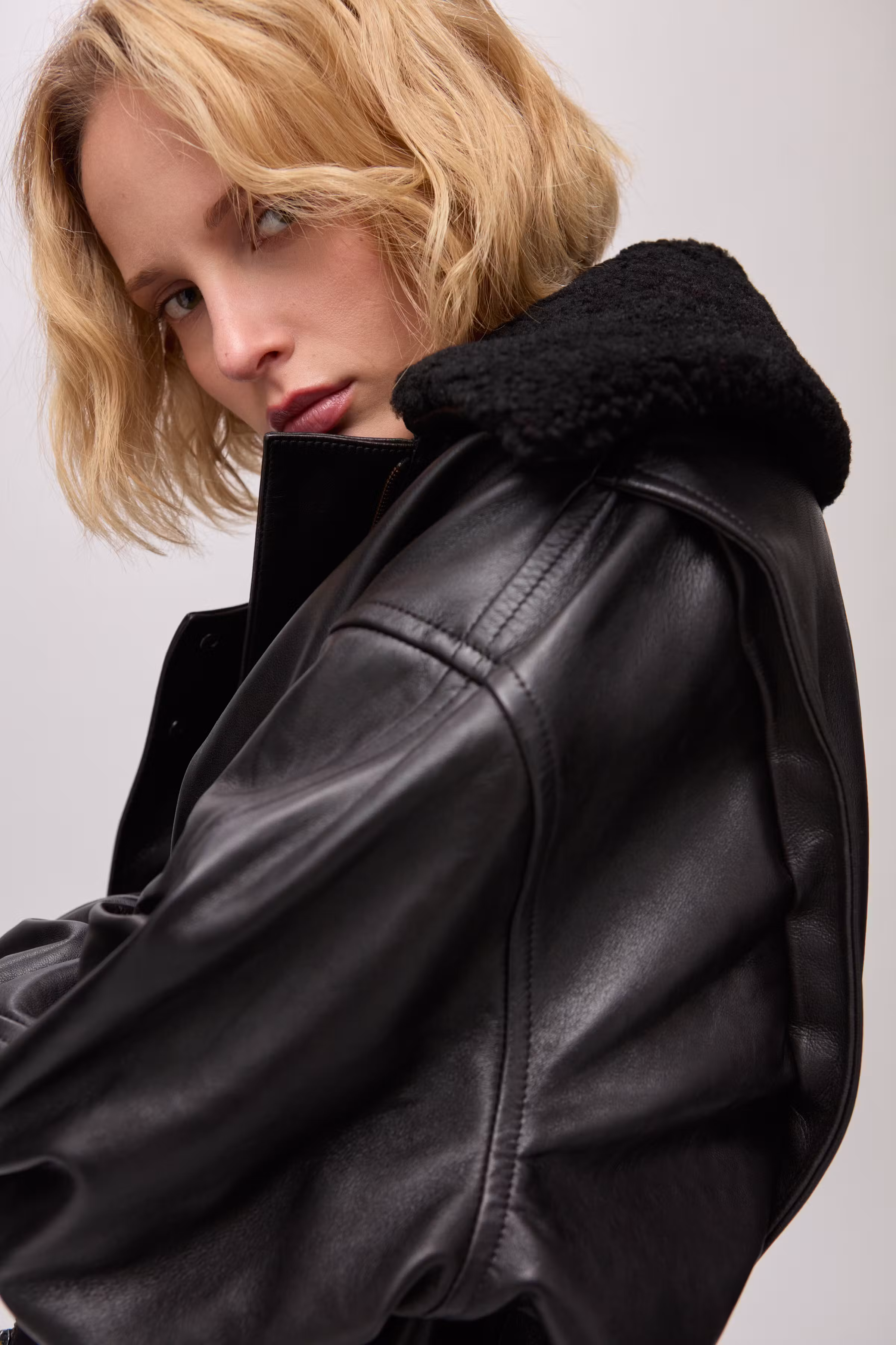 IOLaila Outerwear LOOKBOOK FRONT 30600079-BK999