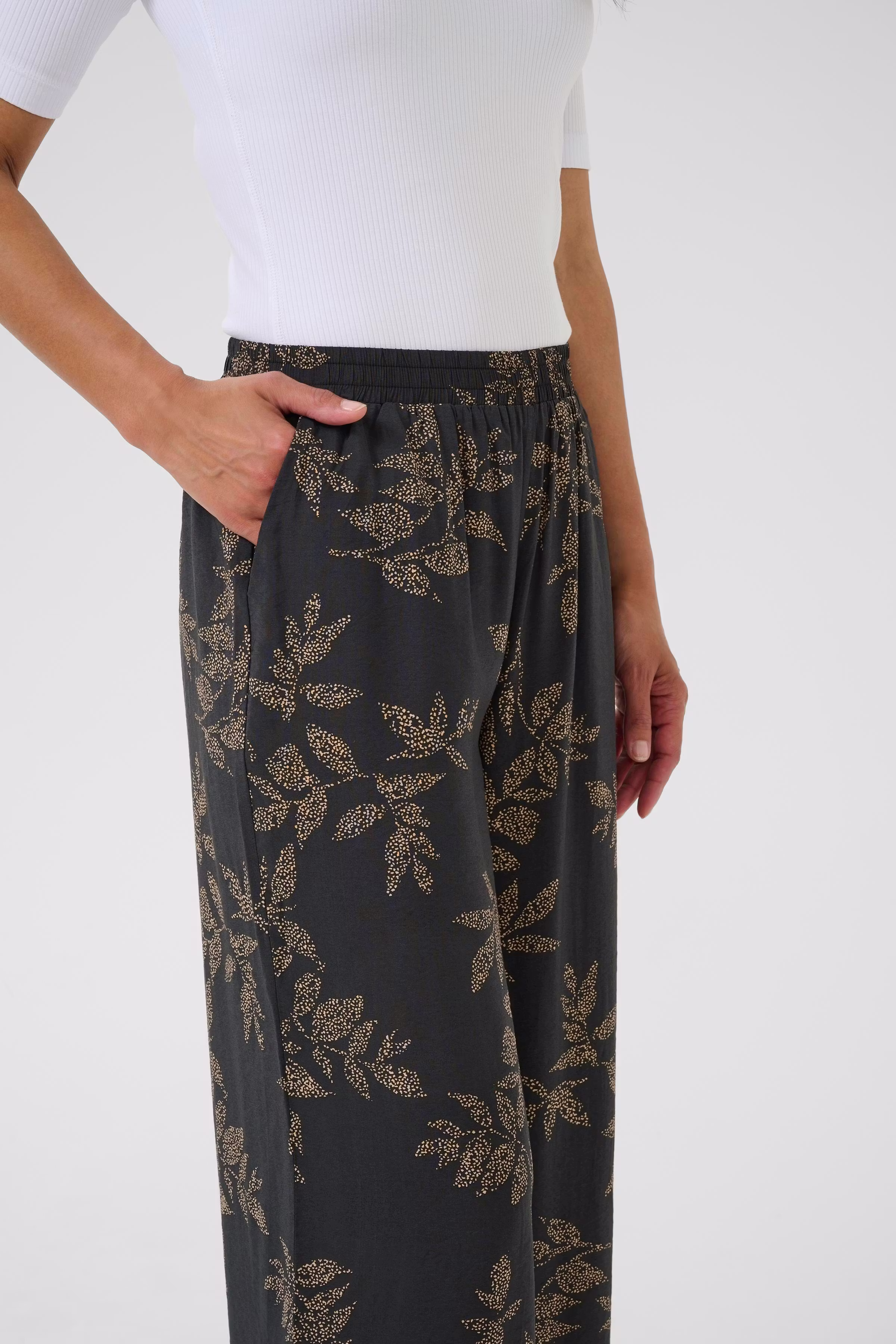 BParianna Hose LOOKBOOK DETAIL 40200026-108427