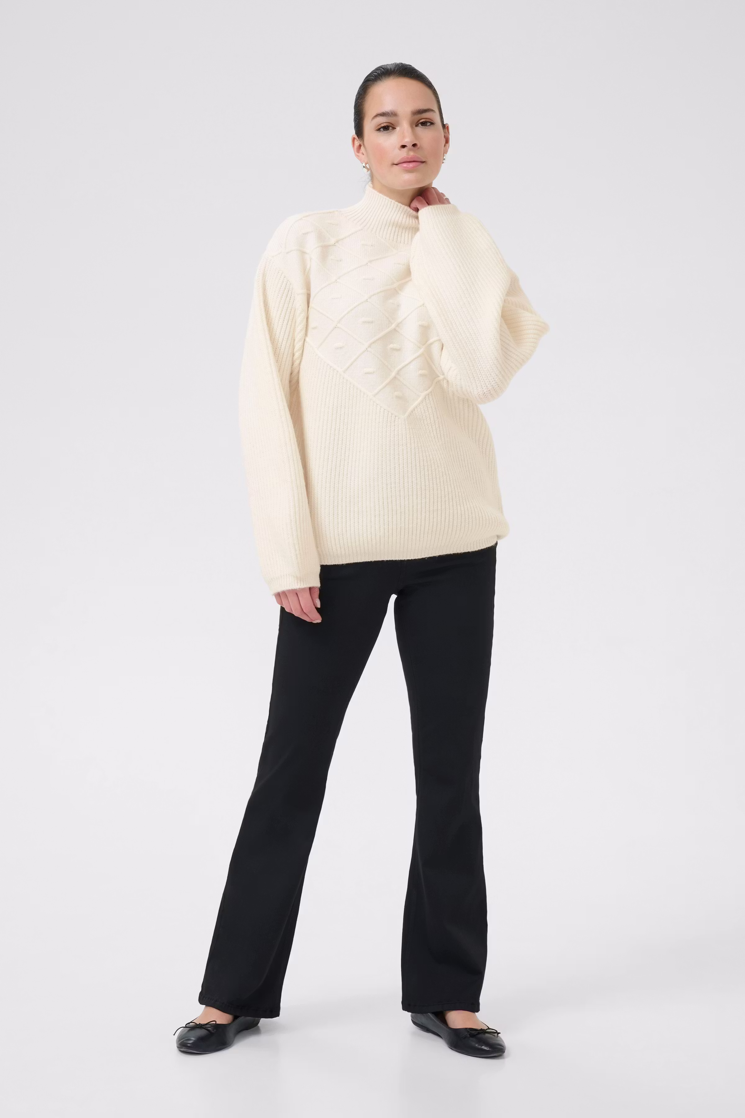KAmaddie Pullover LOOKBOOK FRONT 10510455-110602