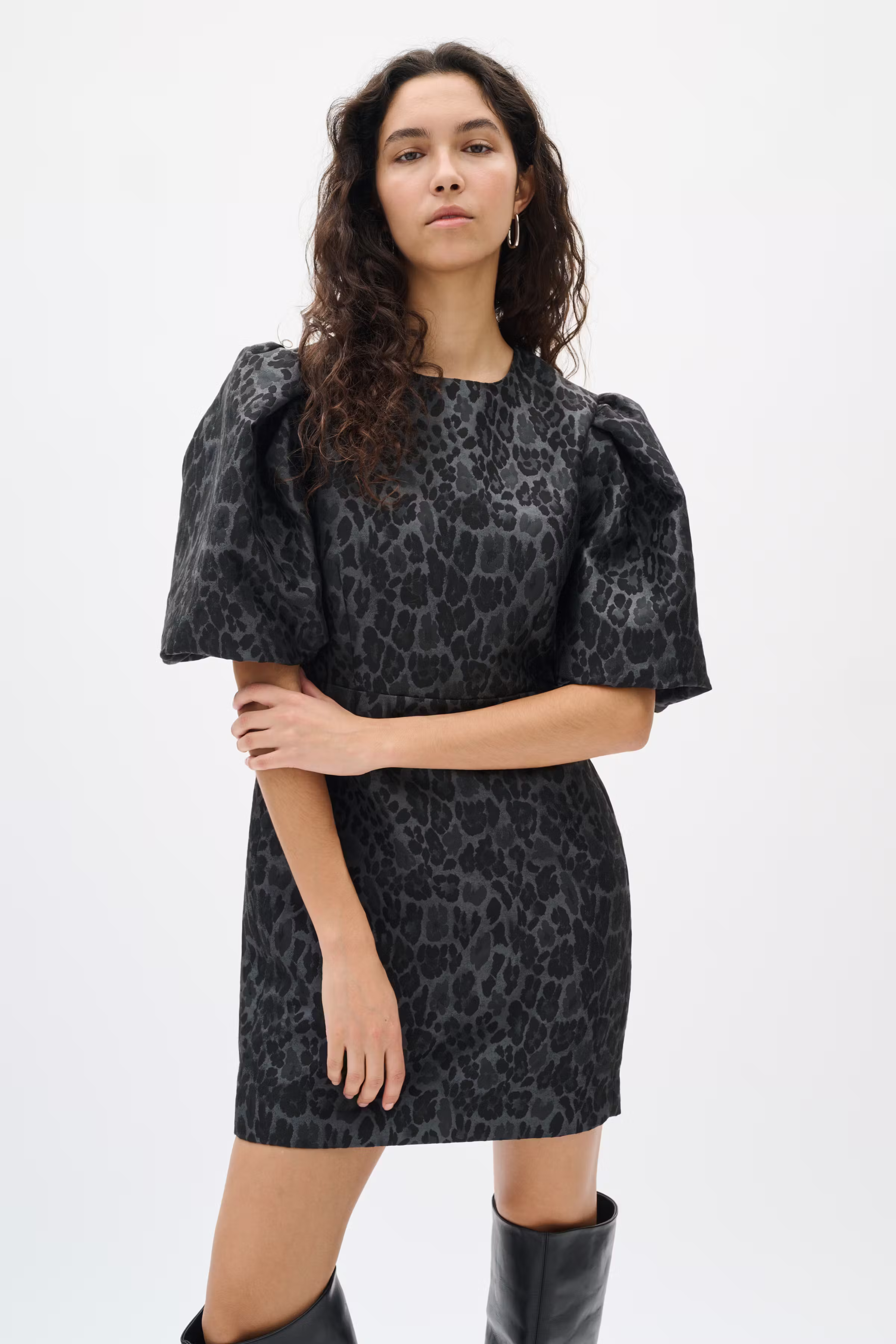 ZINAIW Klänning LOOKBOOK FRONT 30112094-194008