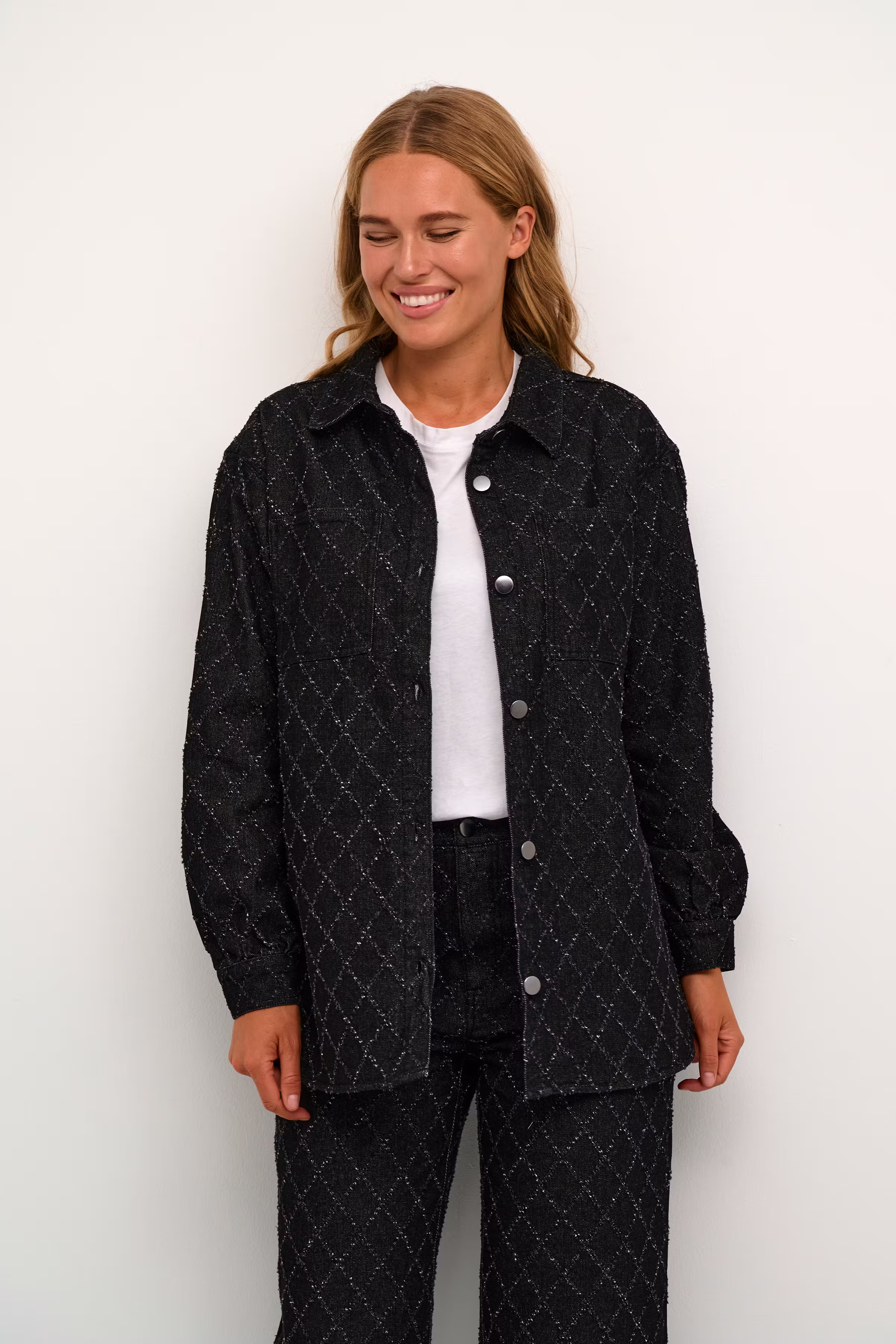 KAolivia Skjorte LOOKBOOK FRONT 10508392-103161