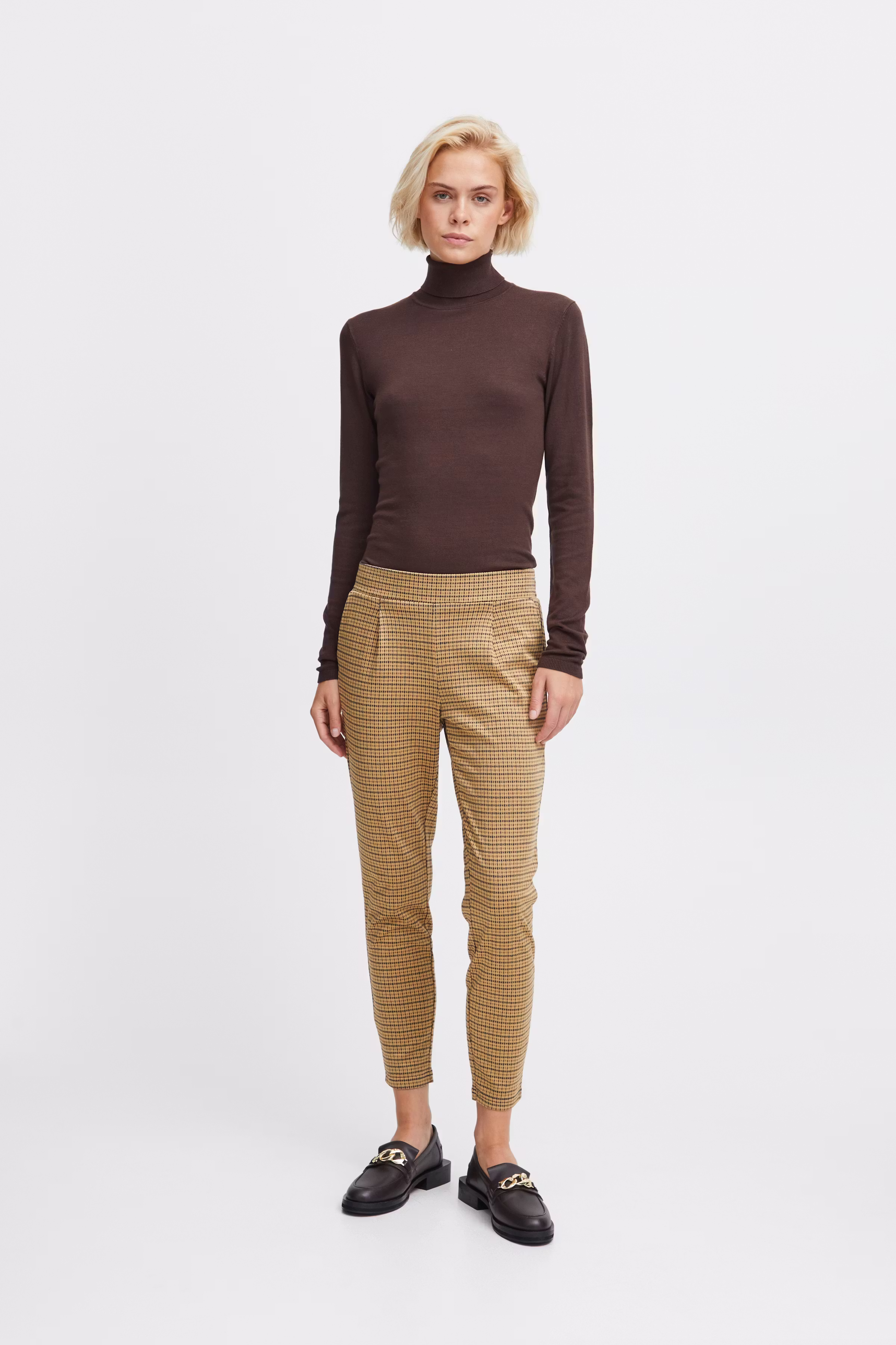 IHKATE Hose LOOKBOOK FRONT 20115721-180950