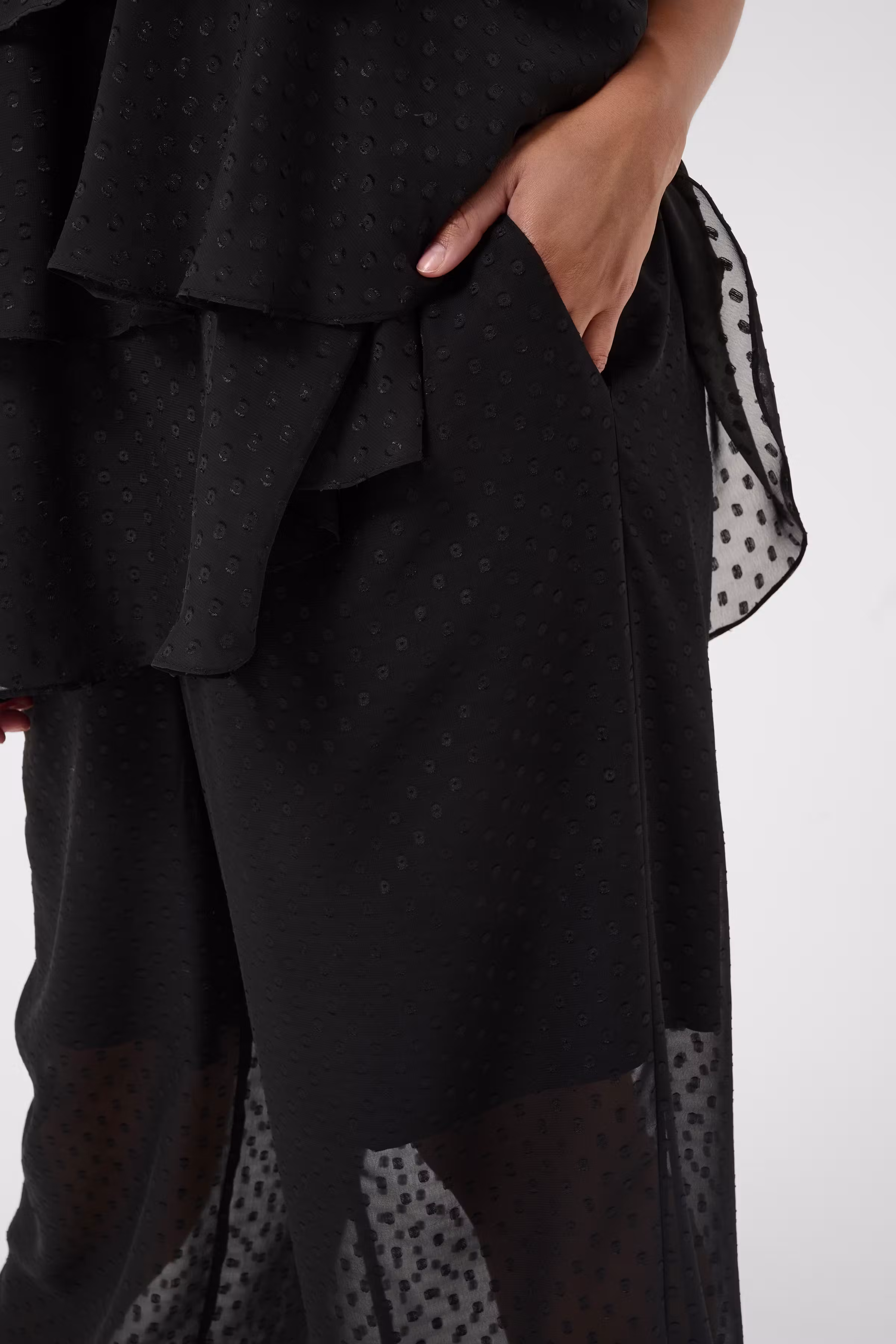 KCrinah Hose LOOKBOOK DETAIL 10584570-100121