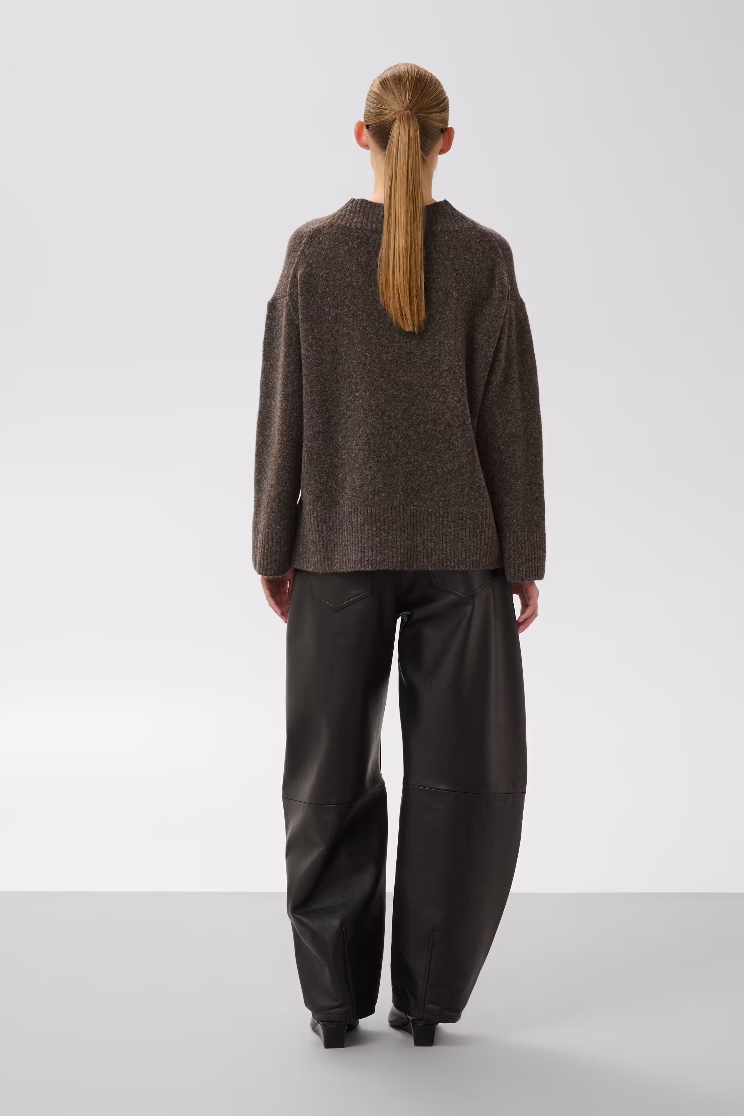 SLBean Pullover LOOKBOOK BACK 30409768-1909121