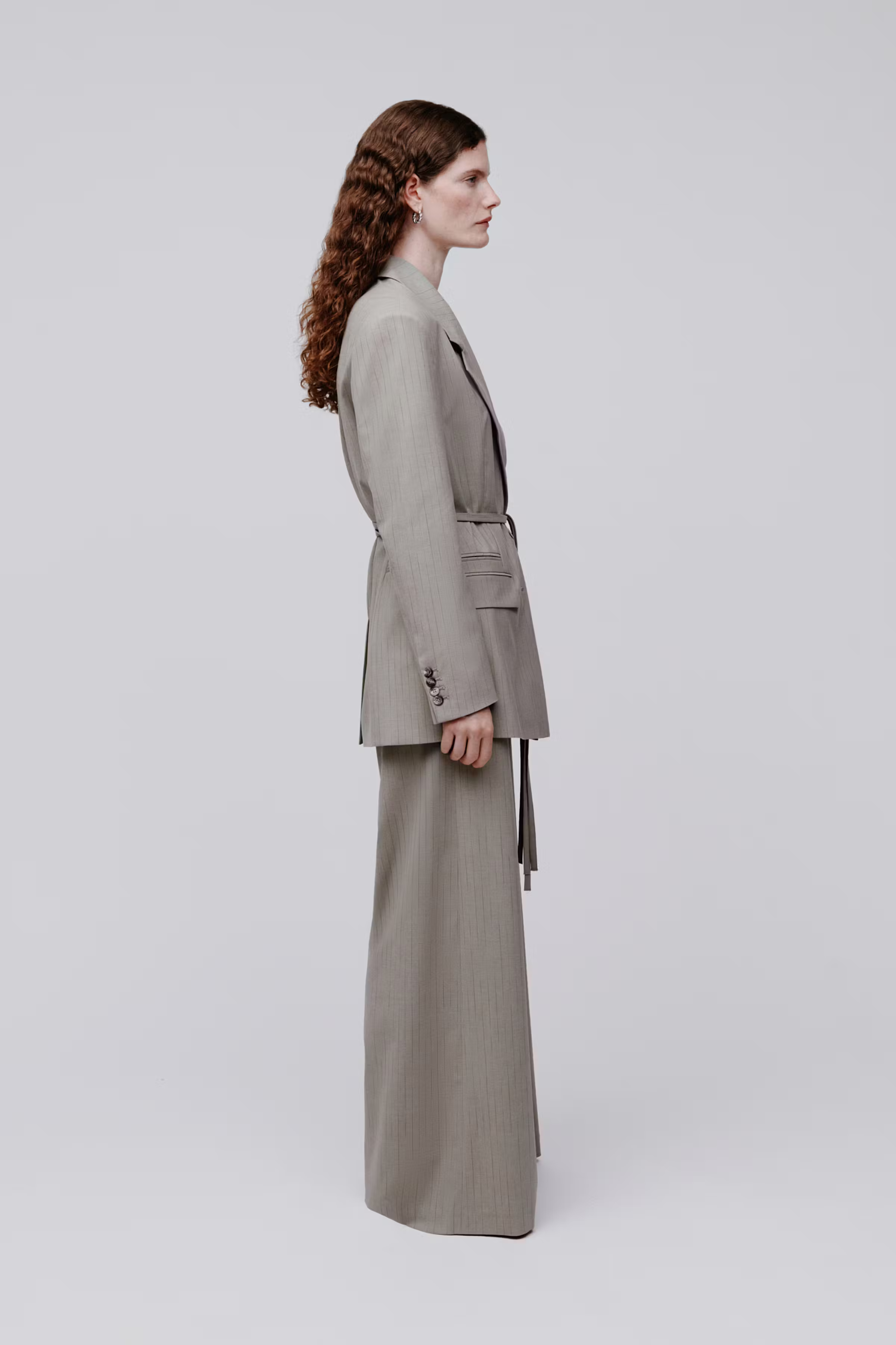 JOCELYN Blazer LOOKBOOK FRONT 30600706-MC2168