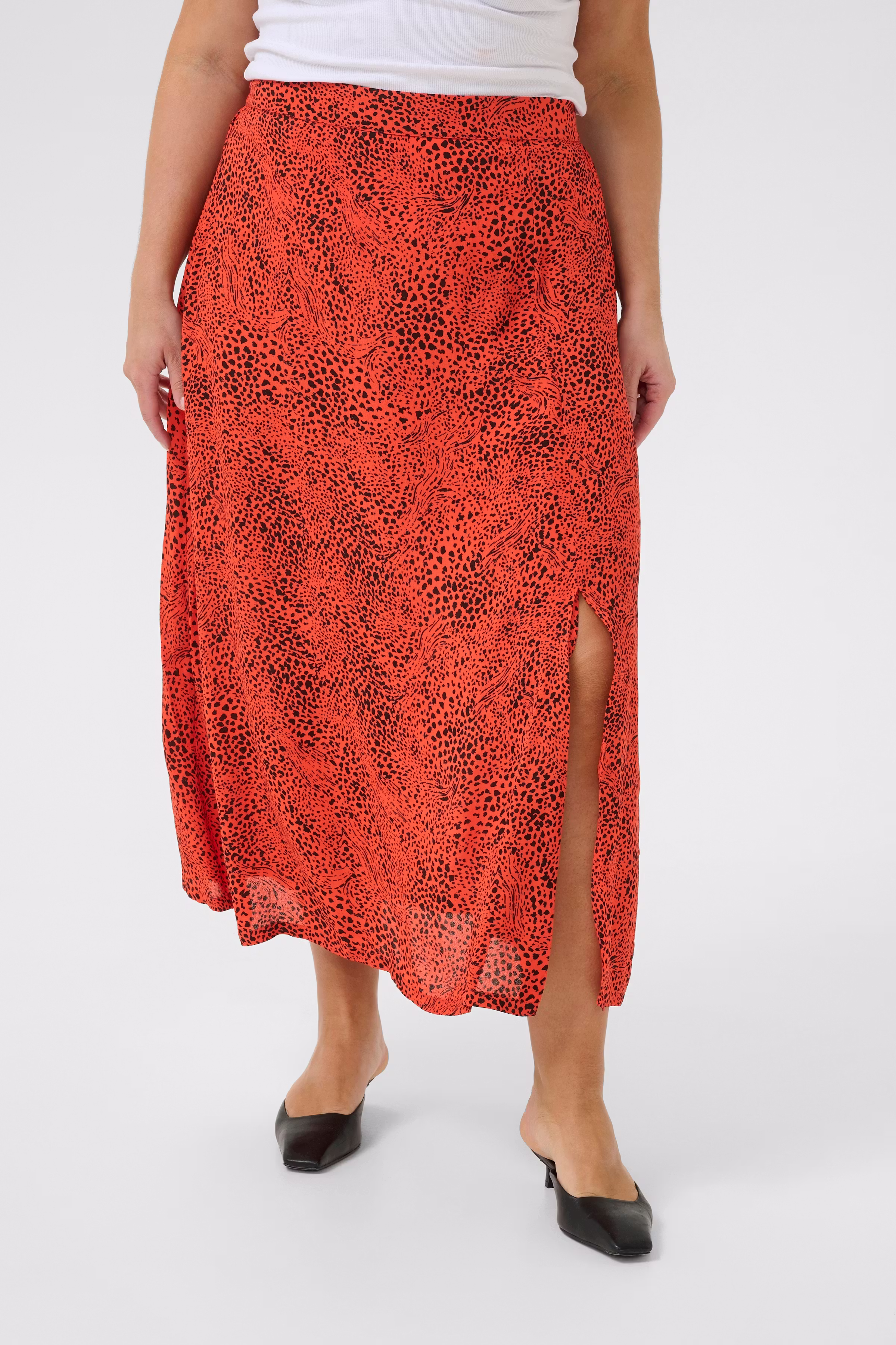 KCaliana Leopard skirt LOOKBOOK FRONT 10583152-107428