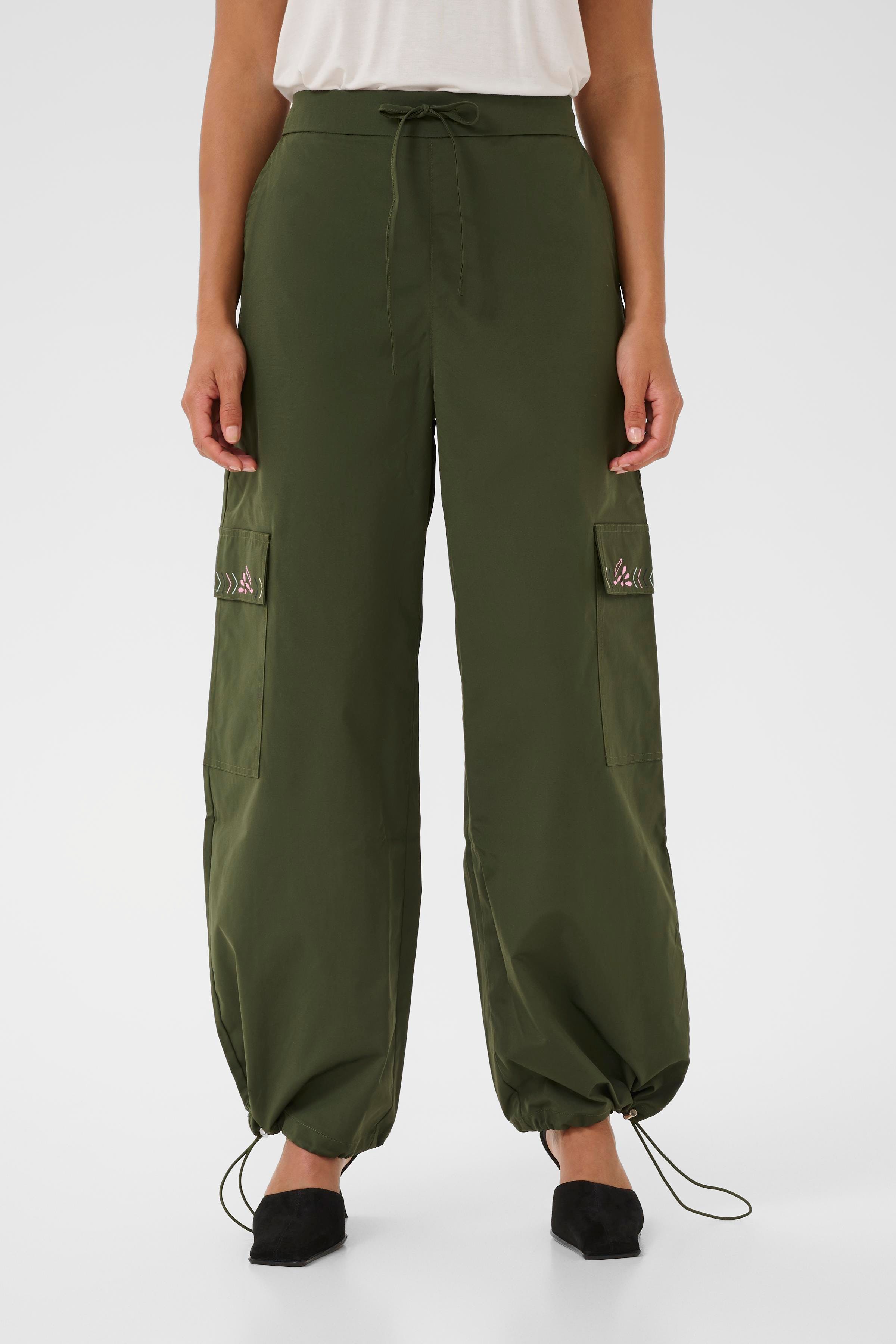 CUjaliana Byxor LOOKBOOK FRONT 50113181-180521