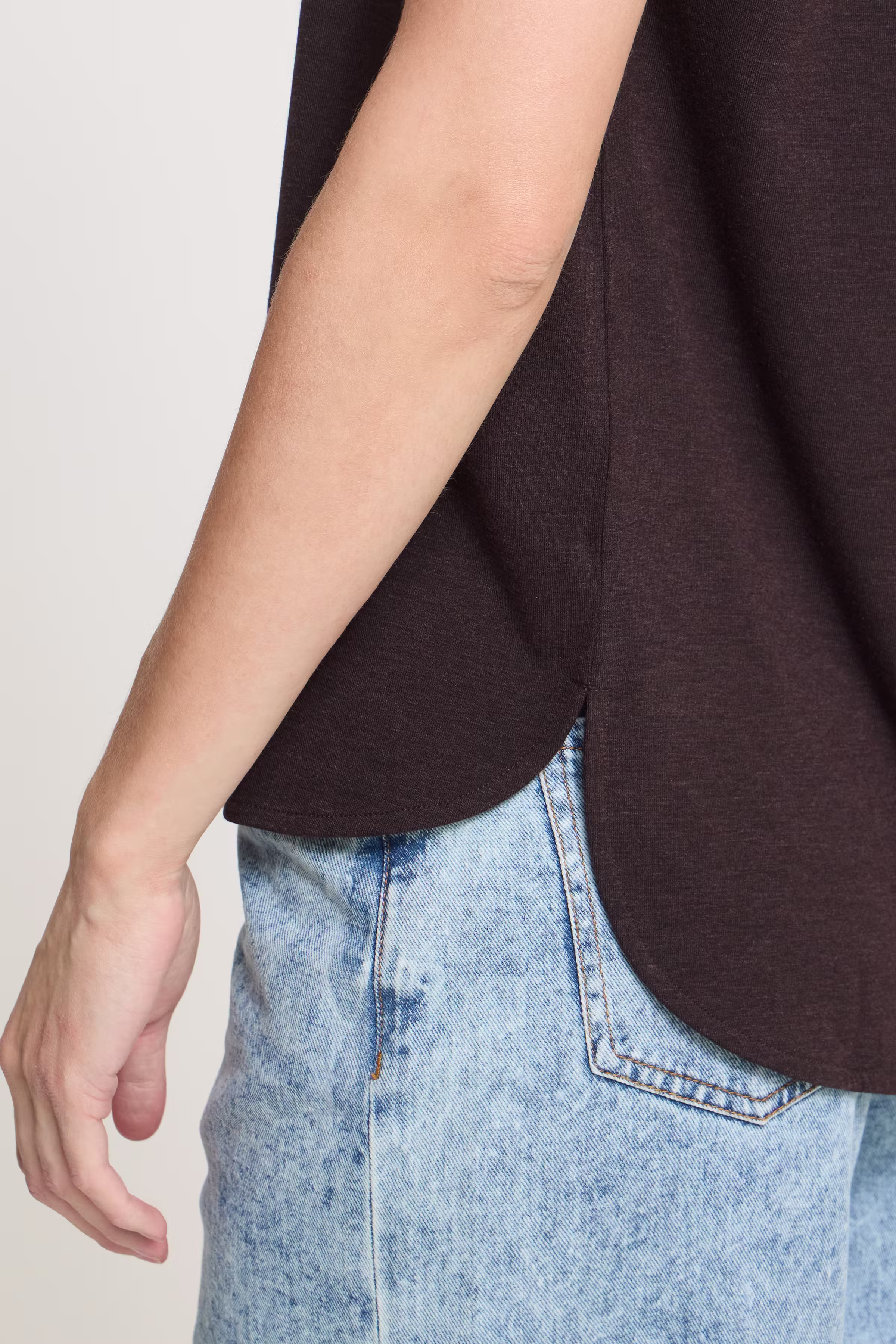 IHREBELLY T-shirt LOOKBOOK DETAIL 20125199-191109