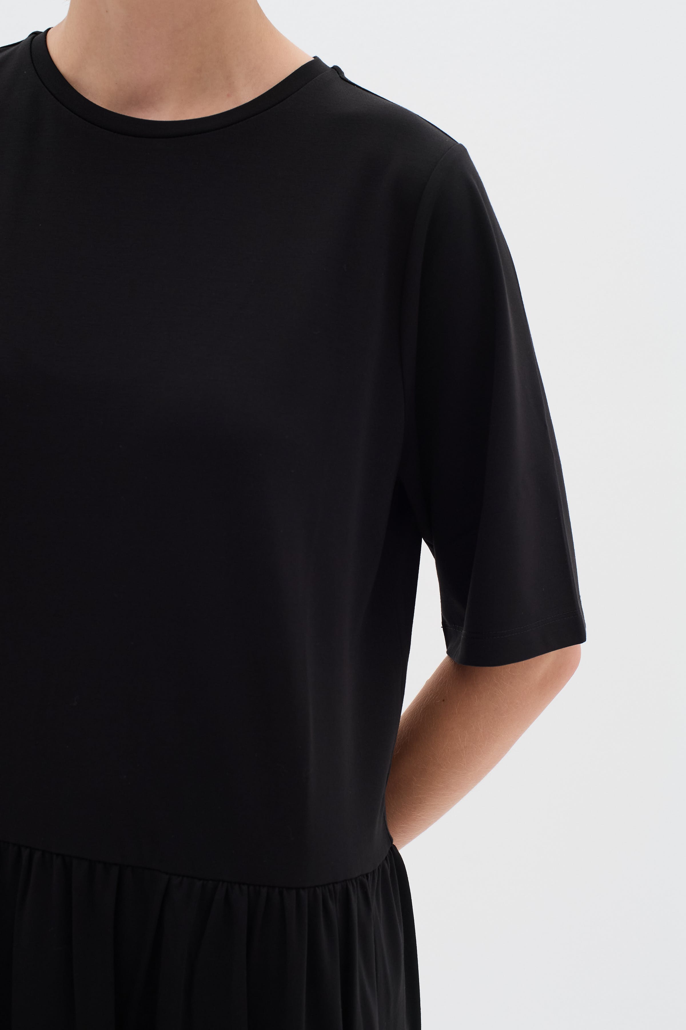 HivieraIW Dress LOOKBOOK DETAIL 30110390-194008