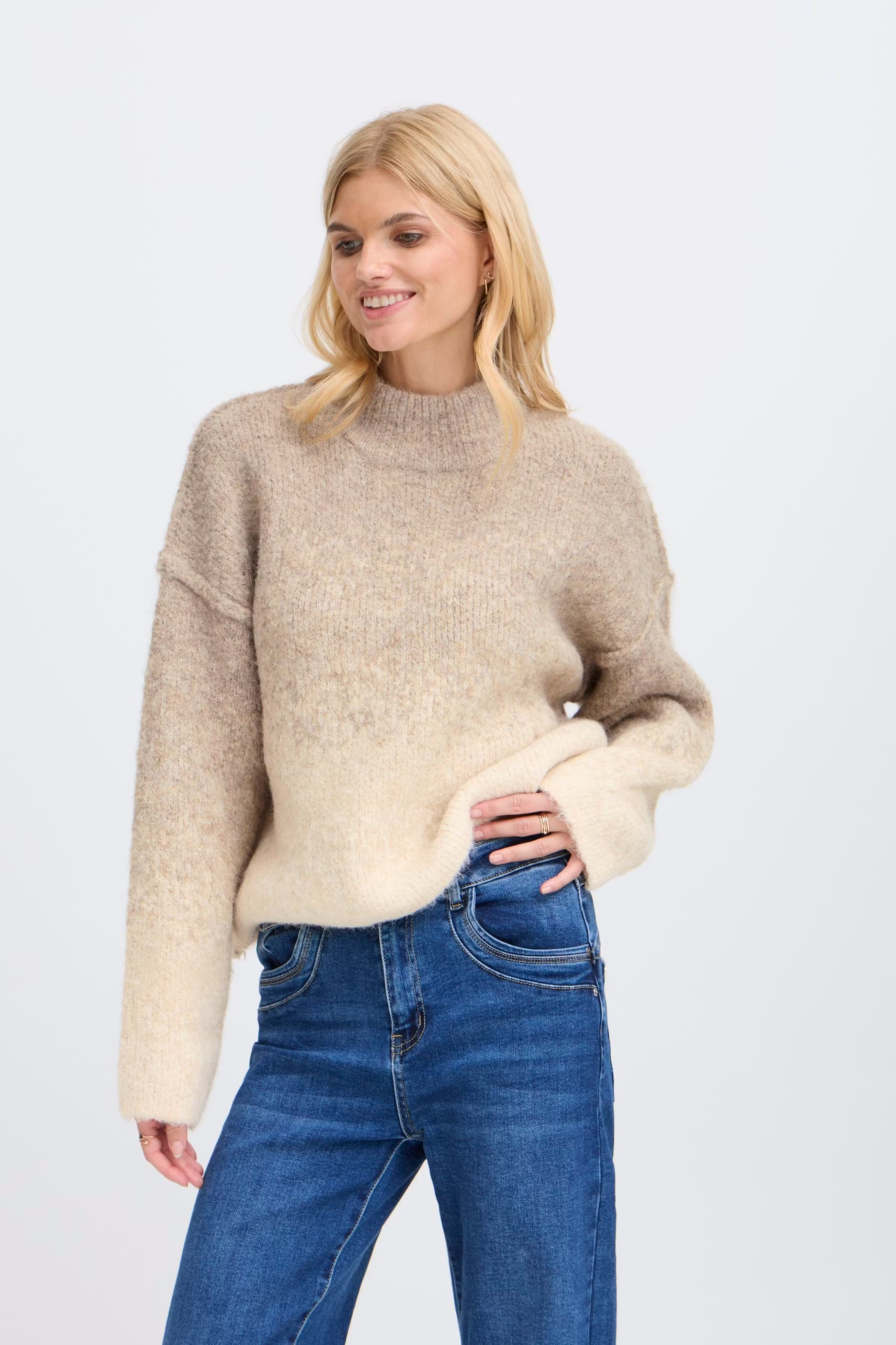 SBTELLA Pullover LOOKBOOK FRONT 22101075-130907