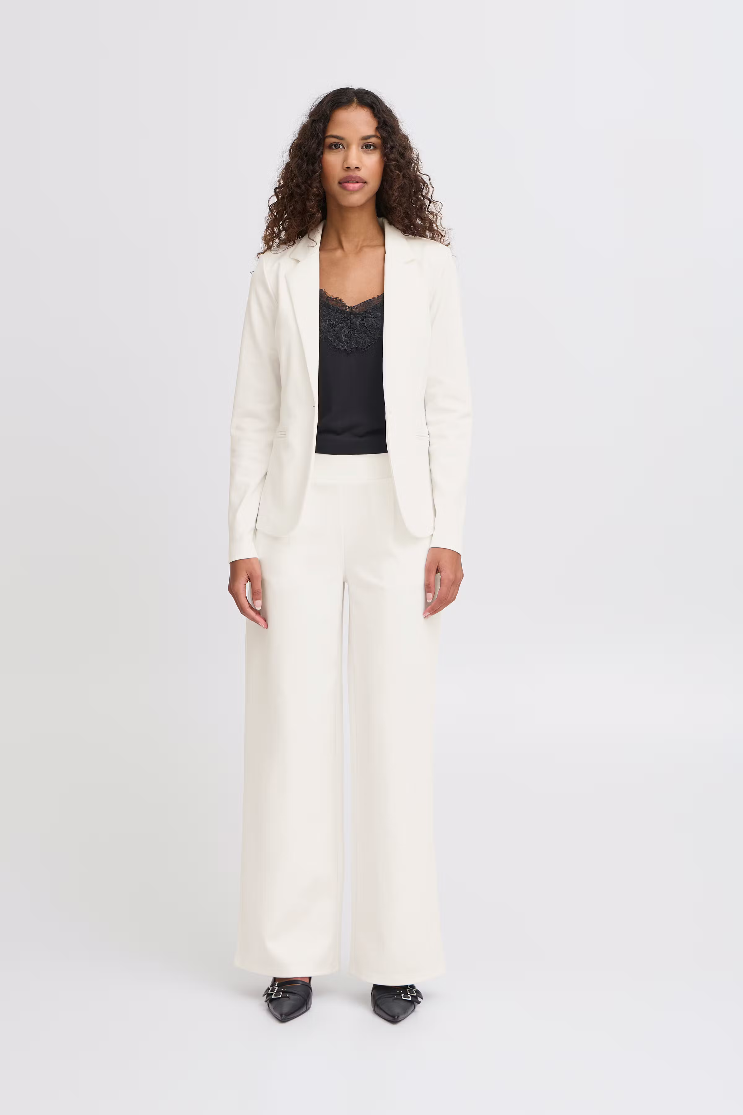 KateIH Blazer LOOKBOOK FRONT 20101801-10111