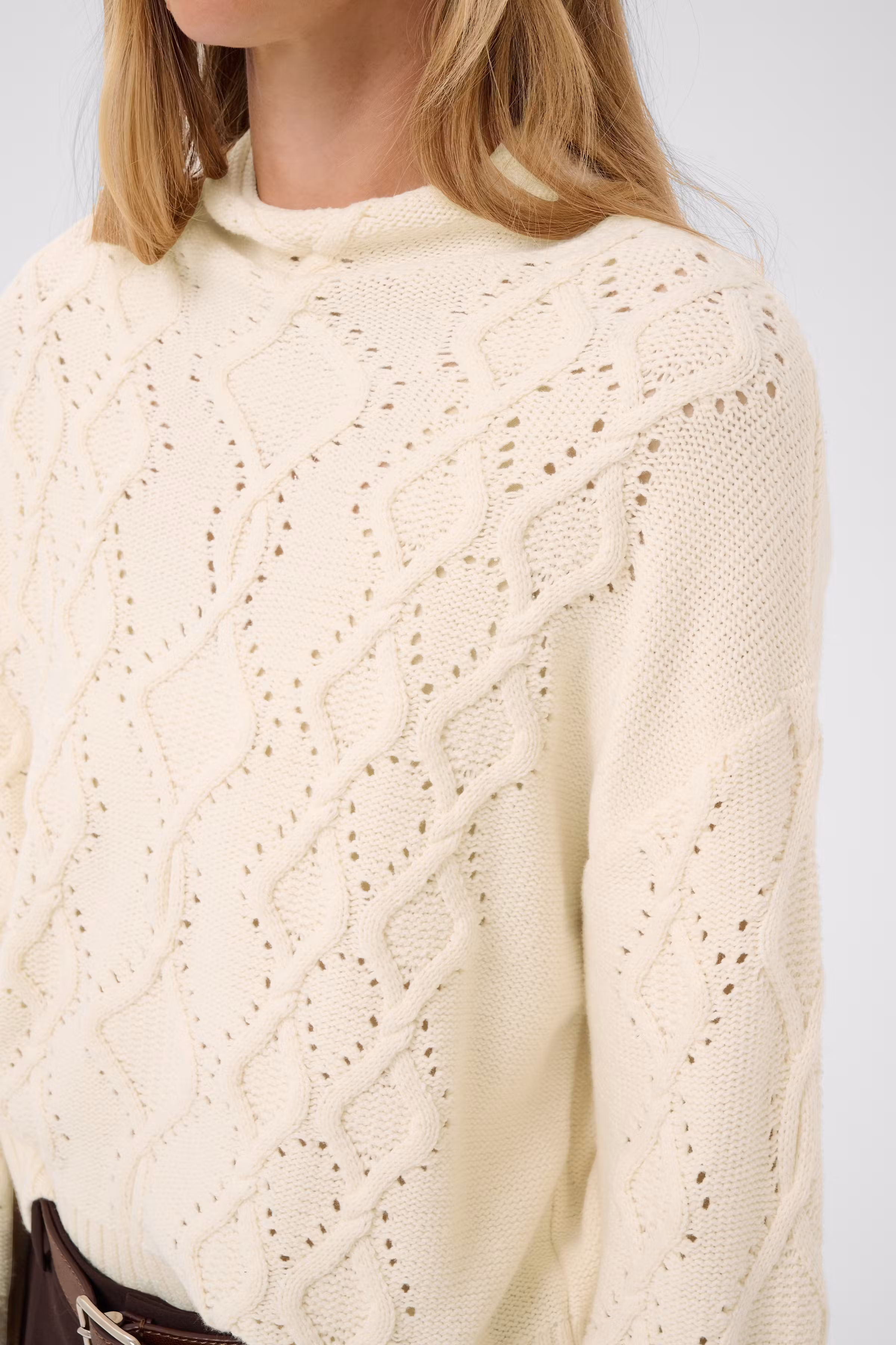 CharnelPW Pullover LOOKBOOK DETAIL 30310779-120304