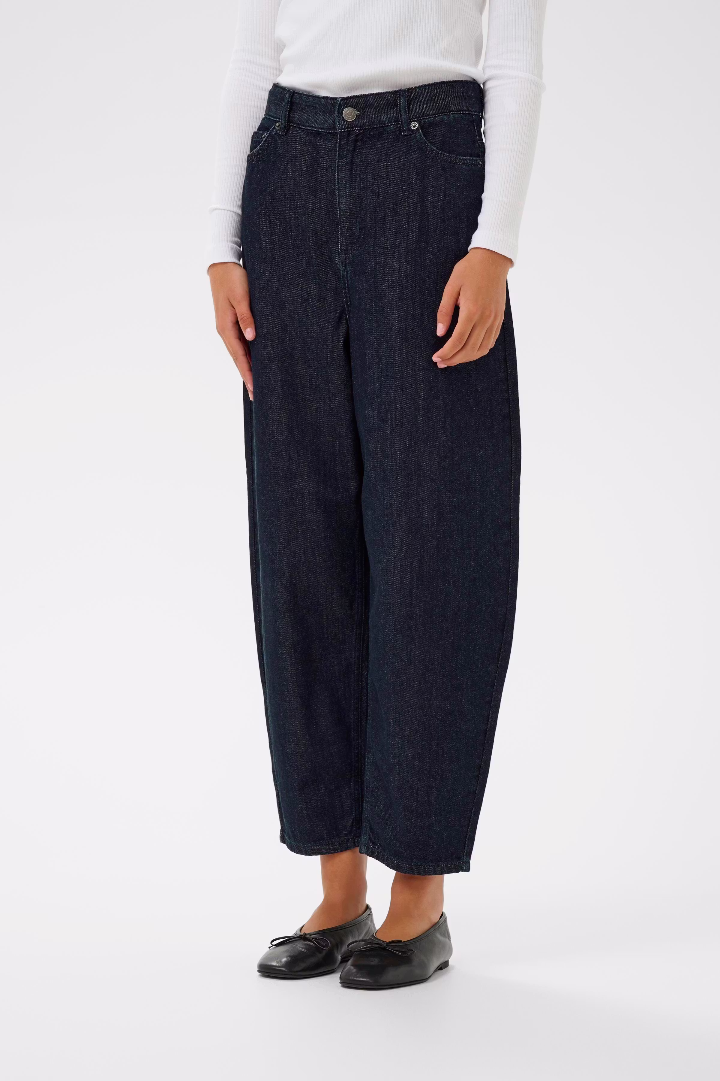 KarfinaIW Jeans LOOKBOOK FRONT 30111189-300013