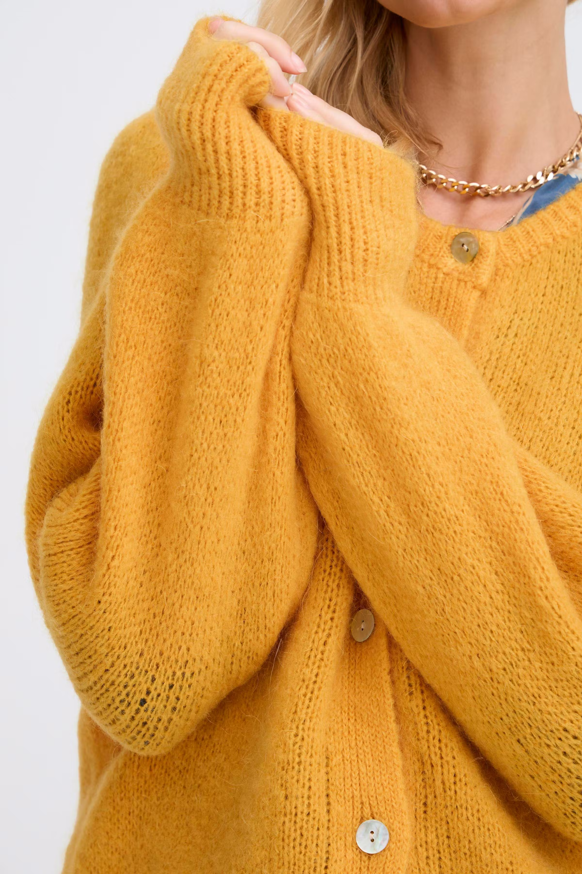 SBGULVIG Cardigan LOOKBOOK DETAIL 22100655-150948