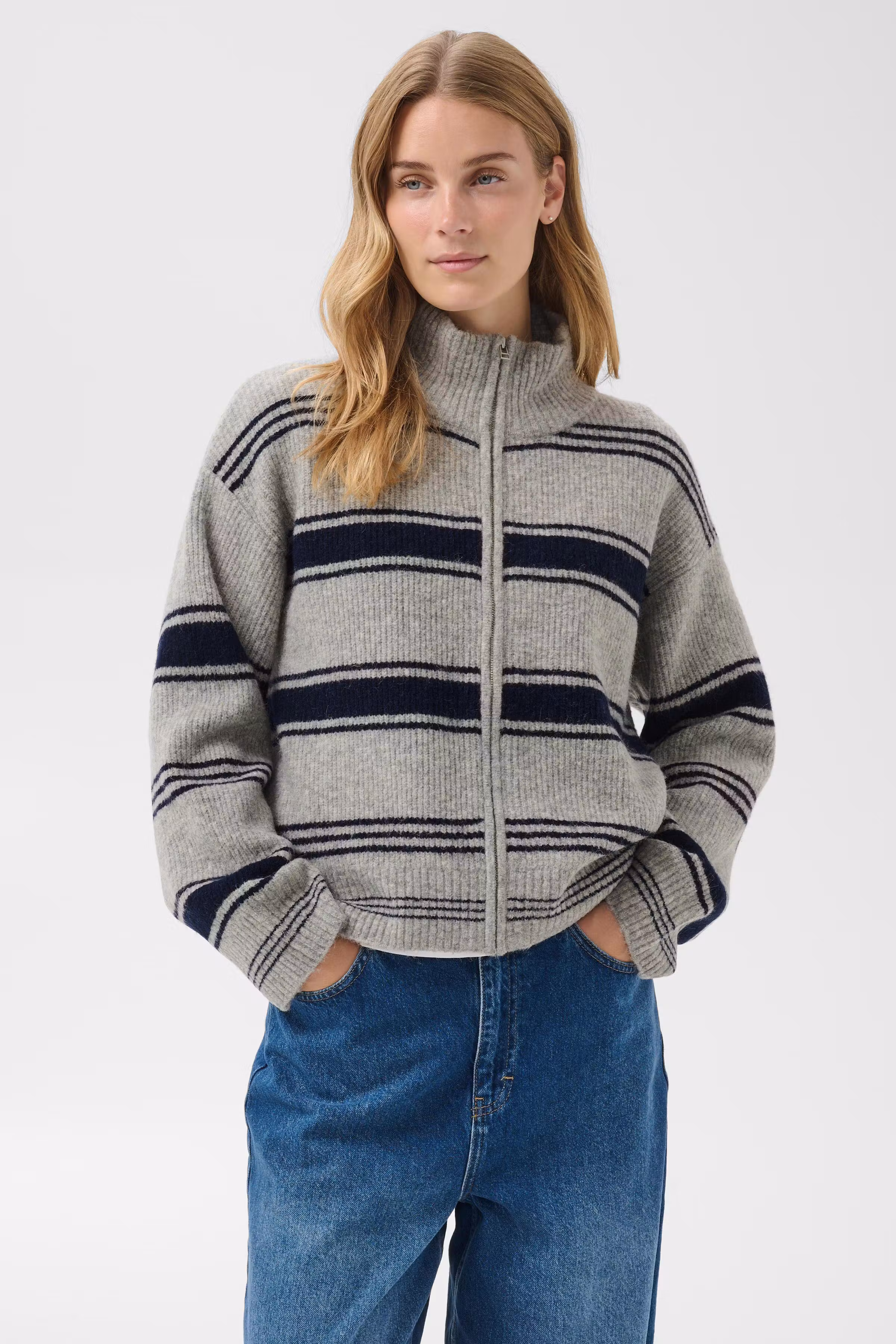 CamiriaPW Cardigan LOOKBOOK FRONT 30310870-305330