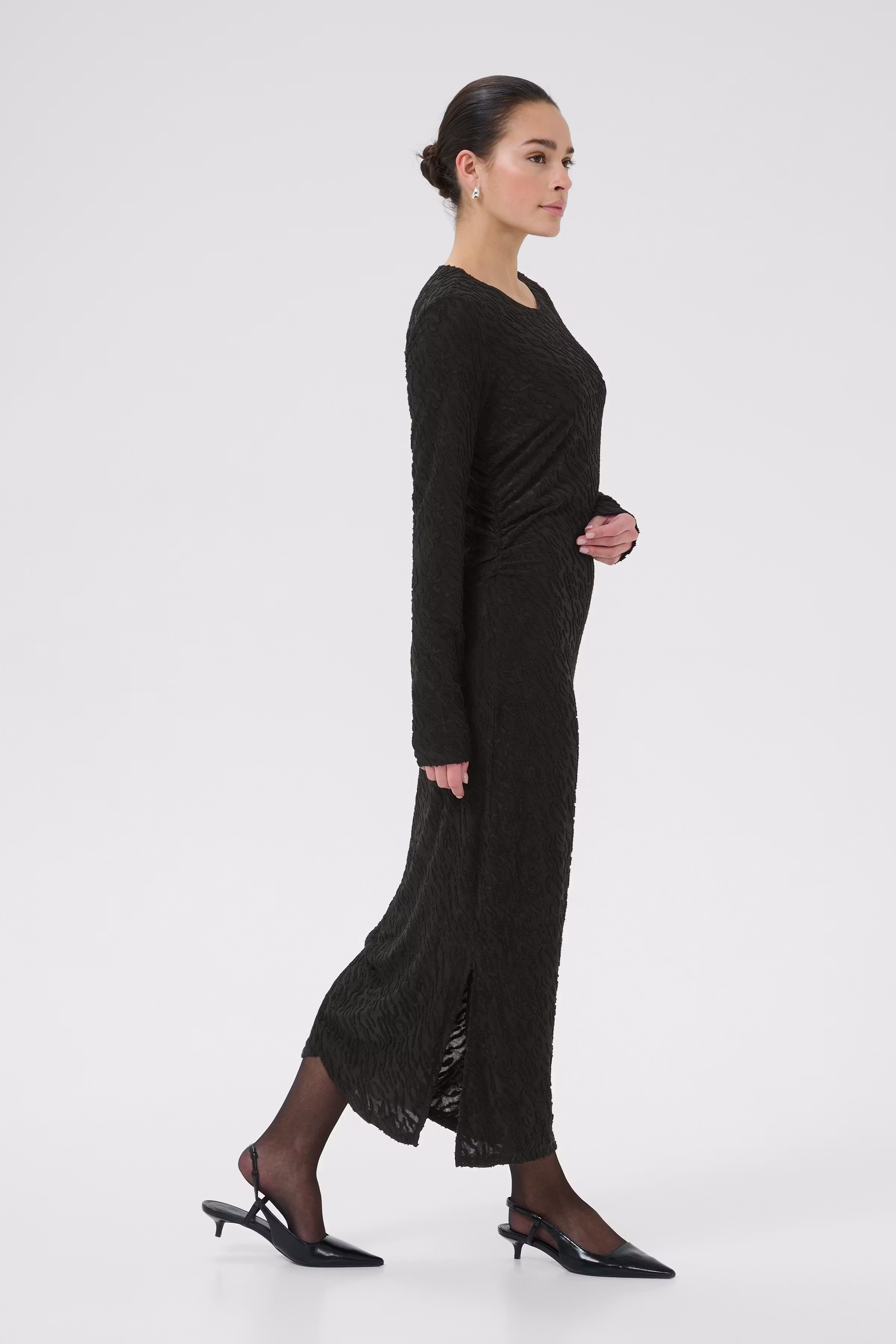 KAzeverina Kleid LOOKBOOK FRONT 10510743-100121