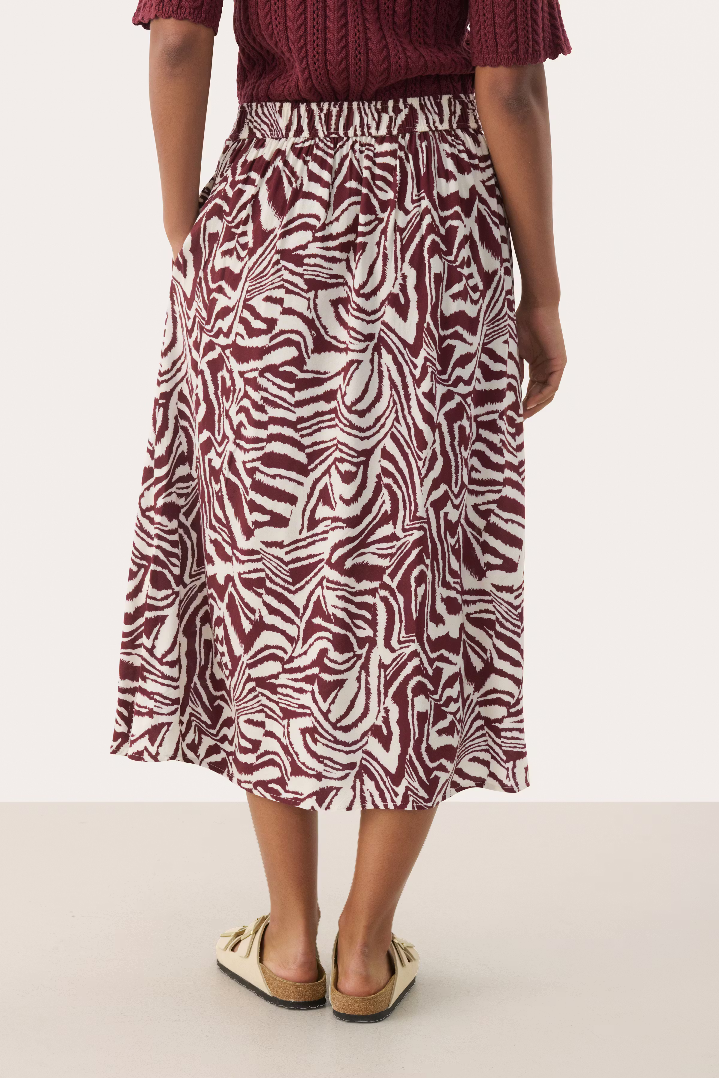 BiseraPW Skirt LOOKBOOK BACK 30308685-304427