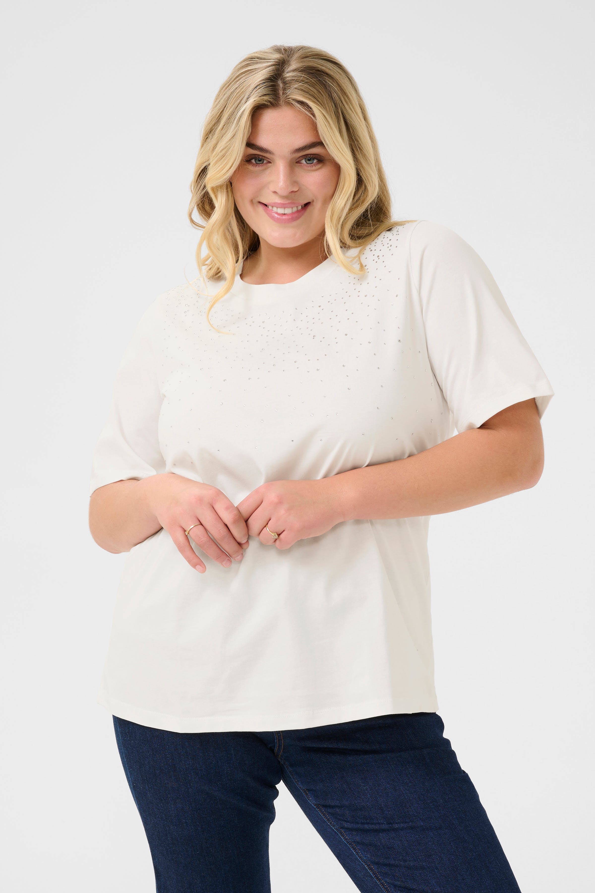 KCmerisa T-shirt LOOKBOOK FRONT 10583066-110602