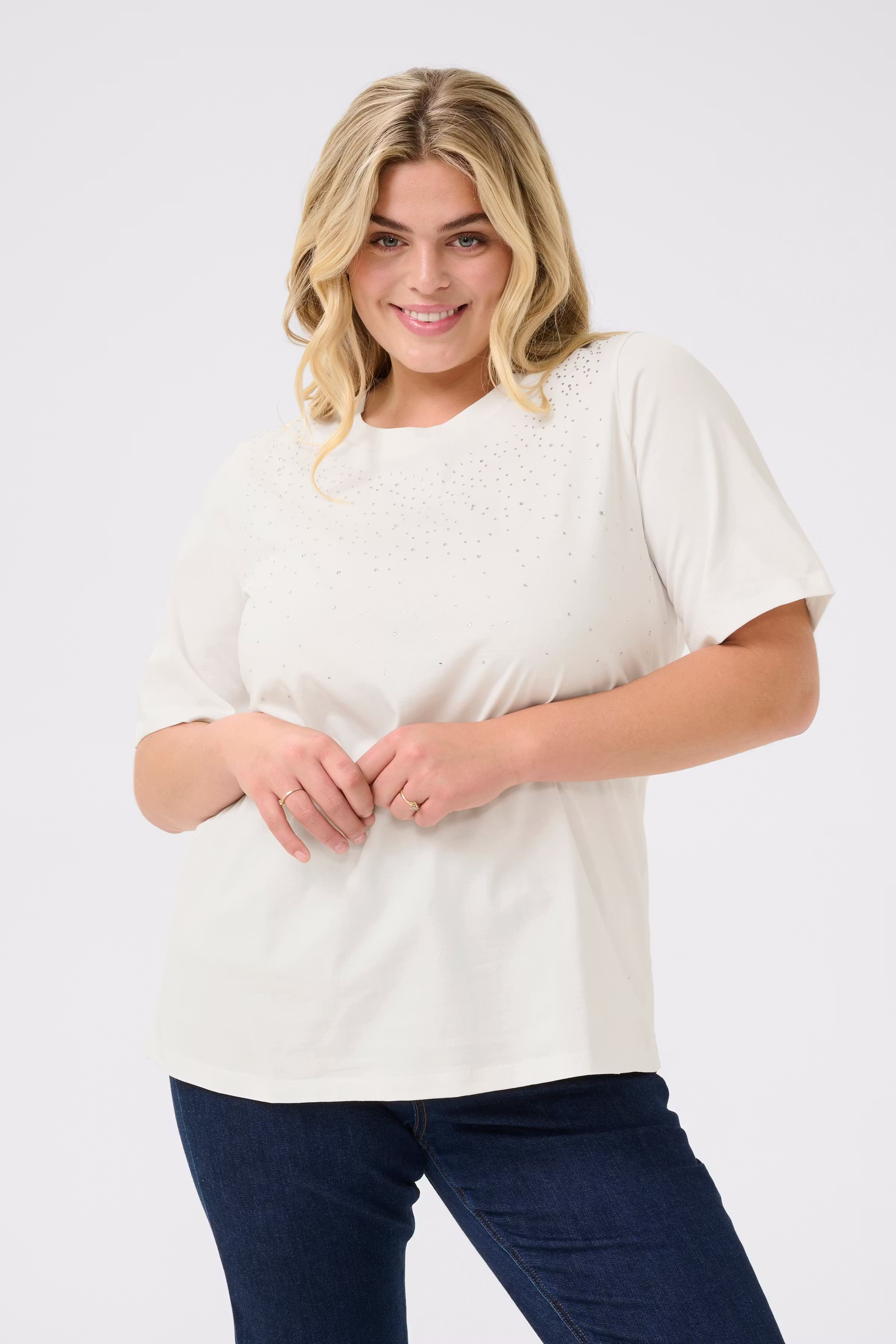 KCmerisa T-shirt LOOKBOOK FRONT 10583066-110602